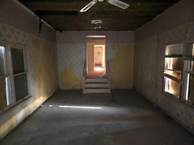 Single Family Residence For Sale in Taylor County , 210 Clinton Street, Abilene, Texas 79603, 4 Bedroom, 2 Bathroom, Garage spaces, 2,892 Sqft, built in 1905, mls#21342767, Real Estate Agent in Abilene, Homes For Sale in Taylor county, Homes For Sale in Abilene, Realtor in Abilene Texas, Real Estate Brokerage Independent Realty Texas, Luminita Cordes Realtor
