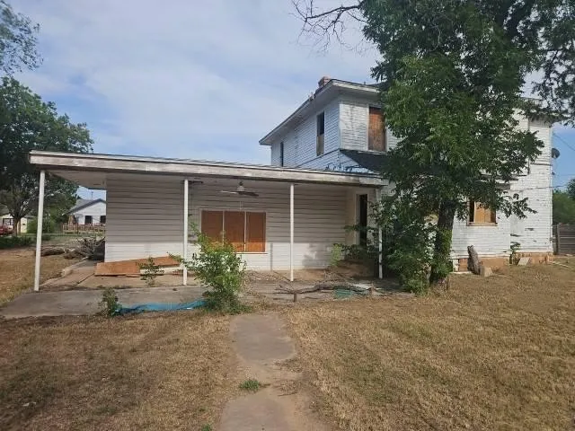 Single Family Residence For Sale in Taylor County , 210 Clinton Street, Abilene, Texas 79603, 4 Bedroom, 2 Bathroom, Garage spaces, 2,892 Sqft, built in 1905, mls#21342767, Real Estate Agent in Abilene, Homes For Sale in Taylor county, Homes For Sale in Abilene, Realtor in Abilene Texas, Real Estate Brokerage Independent Realty Texas, Luminita Cordes Realtor