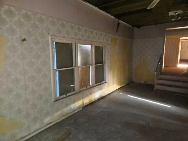 Single Family Residence For Sale in Taylor County , 210 Clinton Street, Abilene, Texas 79603, 4 Bedroom, 2 Bathroom, Garage spaces, 2,892 Sqft, built in 1905, mls#21342767, Real Estate Agent in Abilene, Homes For Sale in Taylor county, Homes For Sale in Abilene, Realtor in Abilene Texas, Real Estate Brokerage Independent Realty Texas, Luminita Cordes Realtor