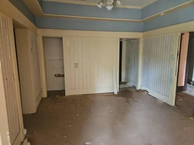 Single Family Residence For Sale in Taylor County , 210 Clinton Street, Abilene, Texas 79603, 4 Bedroom, 2 Bathroom, Garage spaces, 2,892 Sqft, built in 1905, mls#21342767, Real Estate Agent in Abilene, Homes For Sale in Taylor county, Homes For Sale in Abilene, Realtor in Abilene Texas, Real Estate Brokerage Independent Realty Texas, Luminita Cordes Realtor
