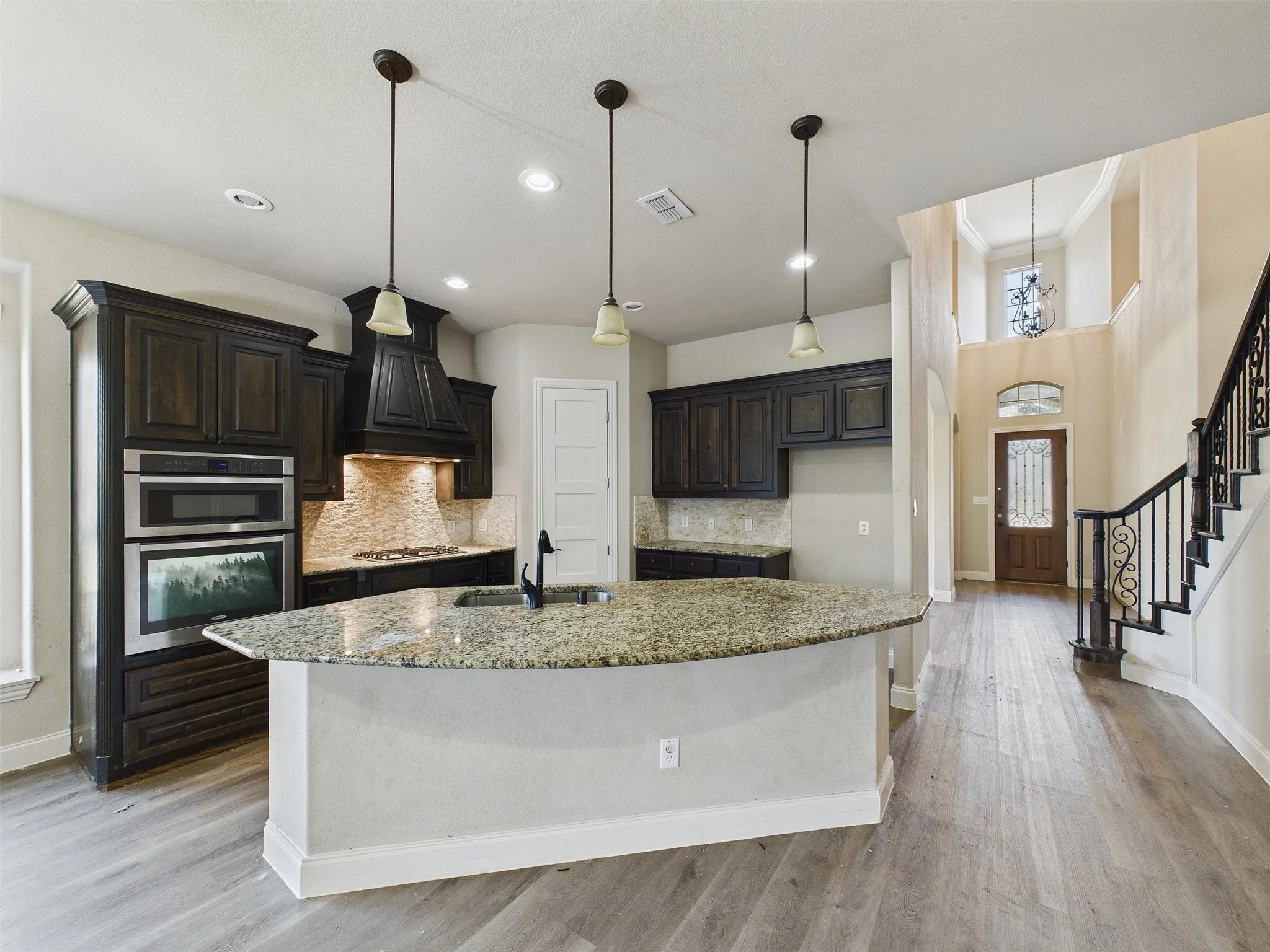 Single Family Residence For Sale in Denton County , 2825 Hollowbrook Lane, Frisco, Texas 75033, 5 Bedroom, 4 Bathroom, 2 Garage spaces, 3,915 Sqft, built in 2013, mls#21341905, Real Estate Agent in Frisco, Homes For Sale in Denton county, Homes For Sale in Frisco, Realtor in Frisco Texas, Real Estate Brokerage Independent Realty Texas, Luminita Cordes Realtor