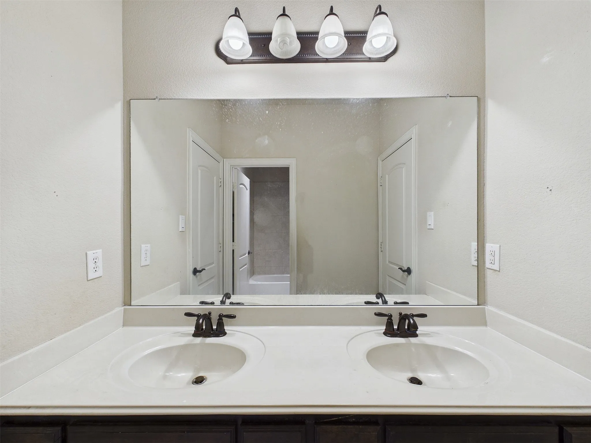 Single Family Residence For Sale in Denton County , 2825 Hollowbrook Lane, Frisco, Texas 75033, 5 Bedroom, 4 Bathroom, 2 Garage spaces, 3,915 Sqft, built in 2013, mls#21341905, Real Estate Agent in Frisco, Homes For Sale in Denton county, Homes For Sale in Frisco, Realtor in Frisco Texas, Real Estate Brokerage Independent Realty Texas, Luminita Cordes Realtor
