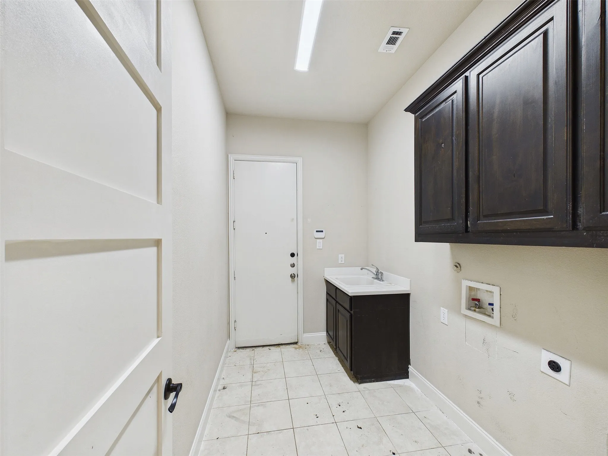 Single Family Residence For Sale in Denton County , 2825 Hollowbrook Lane, Frisco, Texas 75033, 5 Bedroom, 4 Bathroom, 2 Garage spaces, 3,915 Sqft, built in 2013, mls#21341905, Real Estate Agent in Frisco, Homes For Sale in Denton county, Homes For Sale in Frisco, Realtor in Frisco Texas, Real Estate Brokerage Independent Realty Texas, Luminita Cordes Realtor