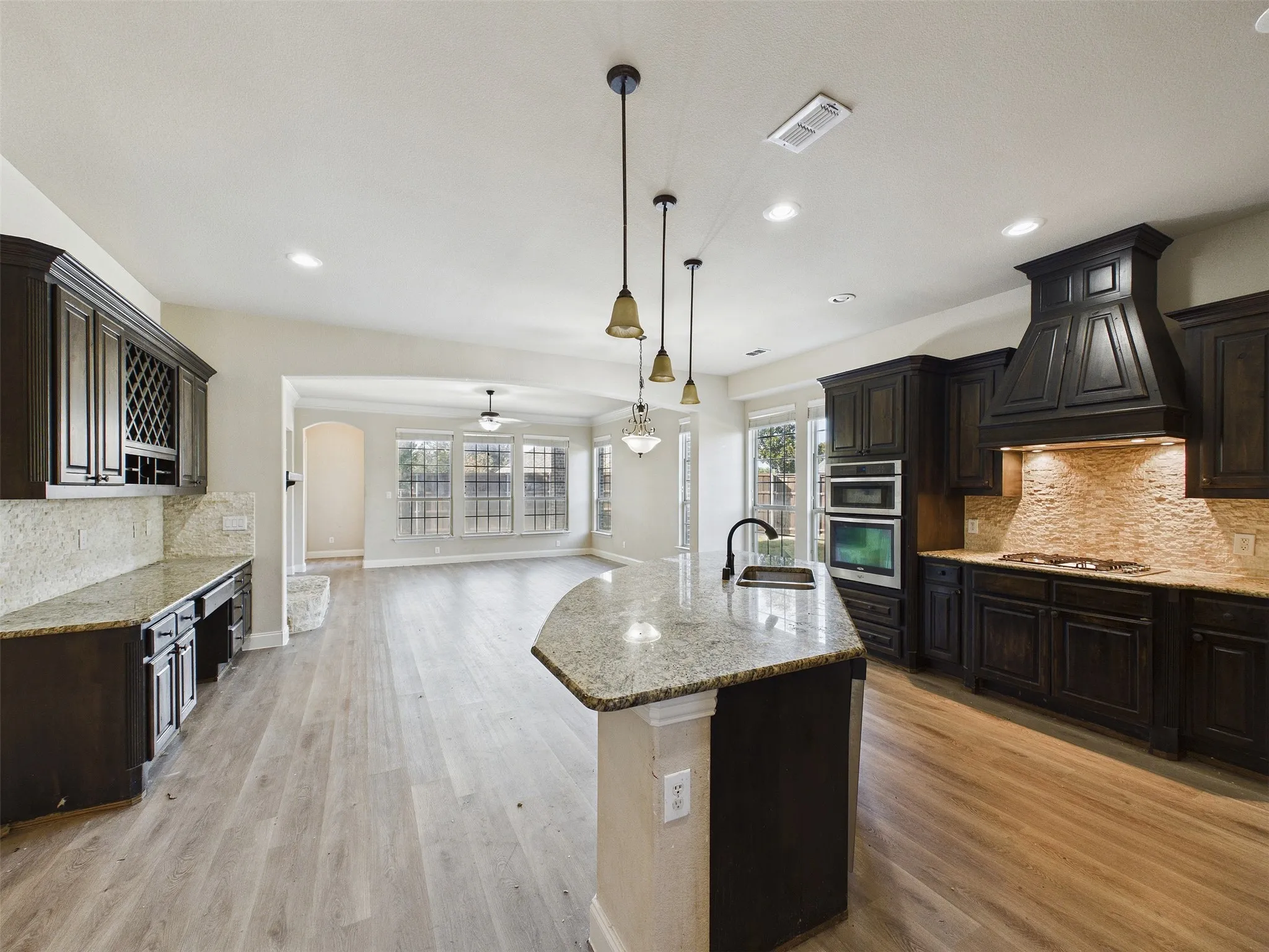 Single Family Residence For Sale in Denton County , 2825 Hollowbrook Lane, Frisco, Texas 75033, 5 Bedroom, 4 Bathroom, 2 Garage spaces, 3,915 Sqft, built in 2013, mls#21341905, Real Estate Agent in Frisco, Homes For Sale in Denton county, Homes For Sale in Frisco, Realtor in Frisco Texas, Real Estate Brokerage Independent Realty Texas, Luminita Cordes Realtor