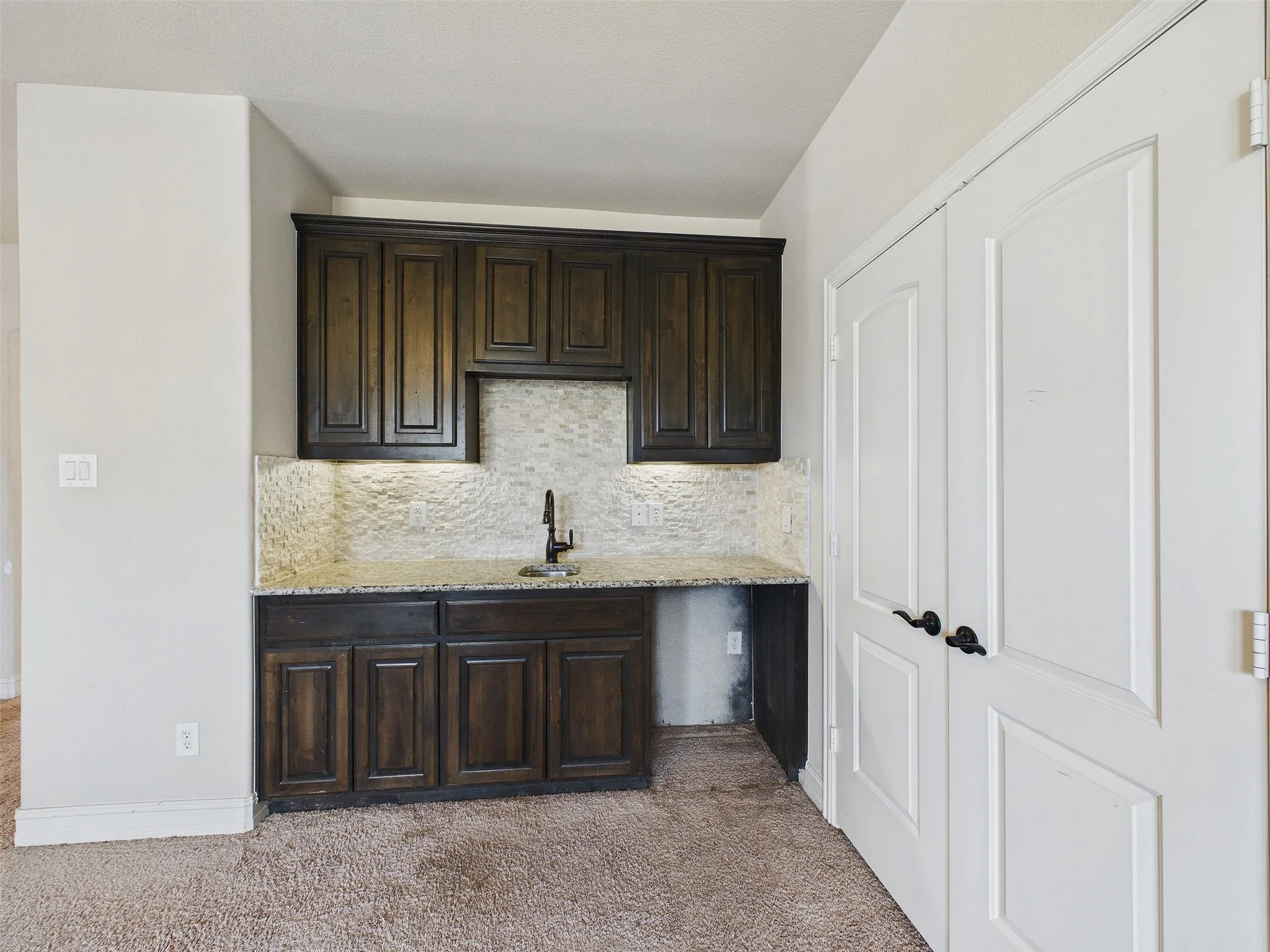 Single Family Residence For Sale in Denton County , 2825 Hollowbrook Lane, Frisco, Texas 75033, 5 Bedroom, 4 Bathroom, 2 Garage spaces, 3,915 Sqft, built in 2013, mls#21341905, Real Estate Agent in Frisco, Homes For Sale in Denton county, Homes For Sale in Frisco, Realtor in Frisco Texas, Real Estate Brokerage Independent Realty Texas, Luminita Cordes Realtor