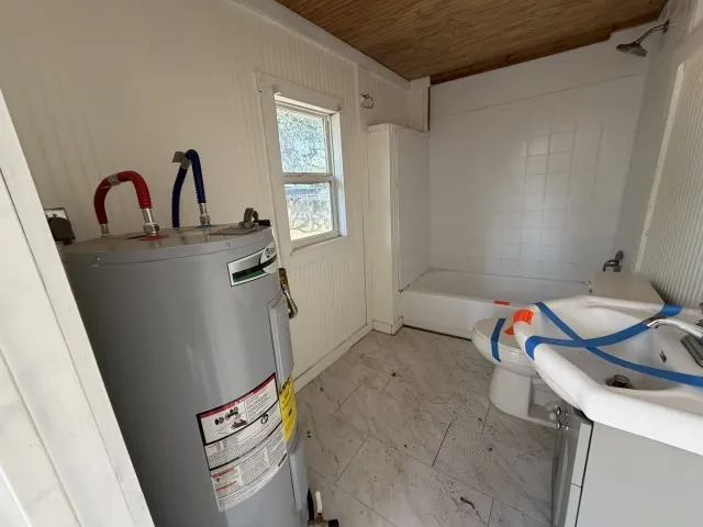 Single Family Residence For Sale in Gillespie County , 207 S Creek Street, Fredericksburg, Texas 78624, 3 Bedrooms, 2 Bathrooms, Garage spaces, 1,659 Sqft, built in 2005, Price $399,900, mls#21342778, Real Estate Agent in Fredericksburg, Homes For Sale in Gillespie county, Homes For Sale in Fredericksburg, Realtor in Fredericksburg Texas, Real Estate Brokerage Independent Realty Texas, Luminita Cordes Realtor