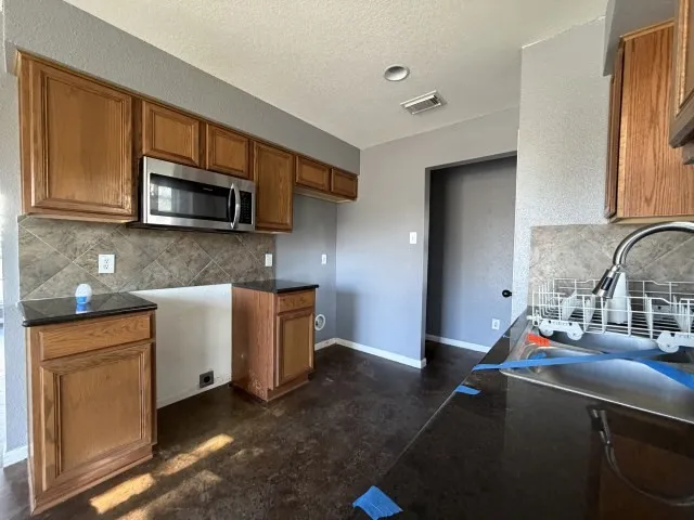 Single Family Residence For Sale in Gillespie County , 207 S Creek Street, Fredericksburg, Texas 78624, 3 Bedrooms, 2 Bathrooms, Garage spaces, 1,659 Sqft, built in 2005, Price $399,900, mls#21342778, Real Estate Agent in Fredericksburg, Homes For Sale in Gillespie county, Homes For Sale in Fredericksburg, Realtor in Fredericksburg Texas, Real Estate Brokerage Independent Realty Texas, Luminita Cordes Realtor