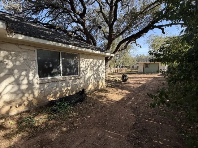 Single Family Residence For Sale in Gillespie County , 207 S Creek Street, Fredericksburg, Texas 78624, 3 Bedrooms, 2 Bathrooms, Garage spaces, 1,659 Sqft, built in 2005, Price $399,900, mls#21342778, Real Estate Agent in Fredericksburg, Homes For Sale in Gillespie county, Homes For Sale in Fredericksburg, Realtor in Fredericksburg Texas, Real Estate Brokerage Independent Realty Texas, Luminita Cordes Realtor