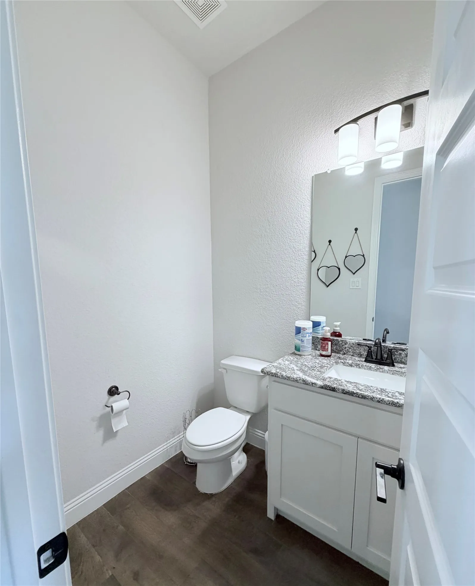 Bathroom 2 (1/2 bath)