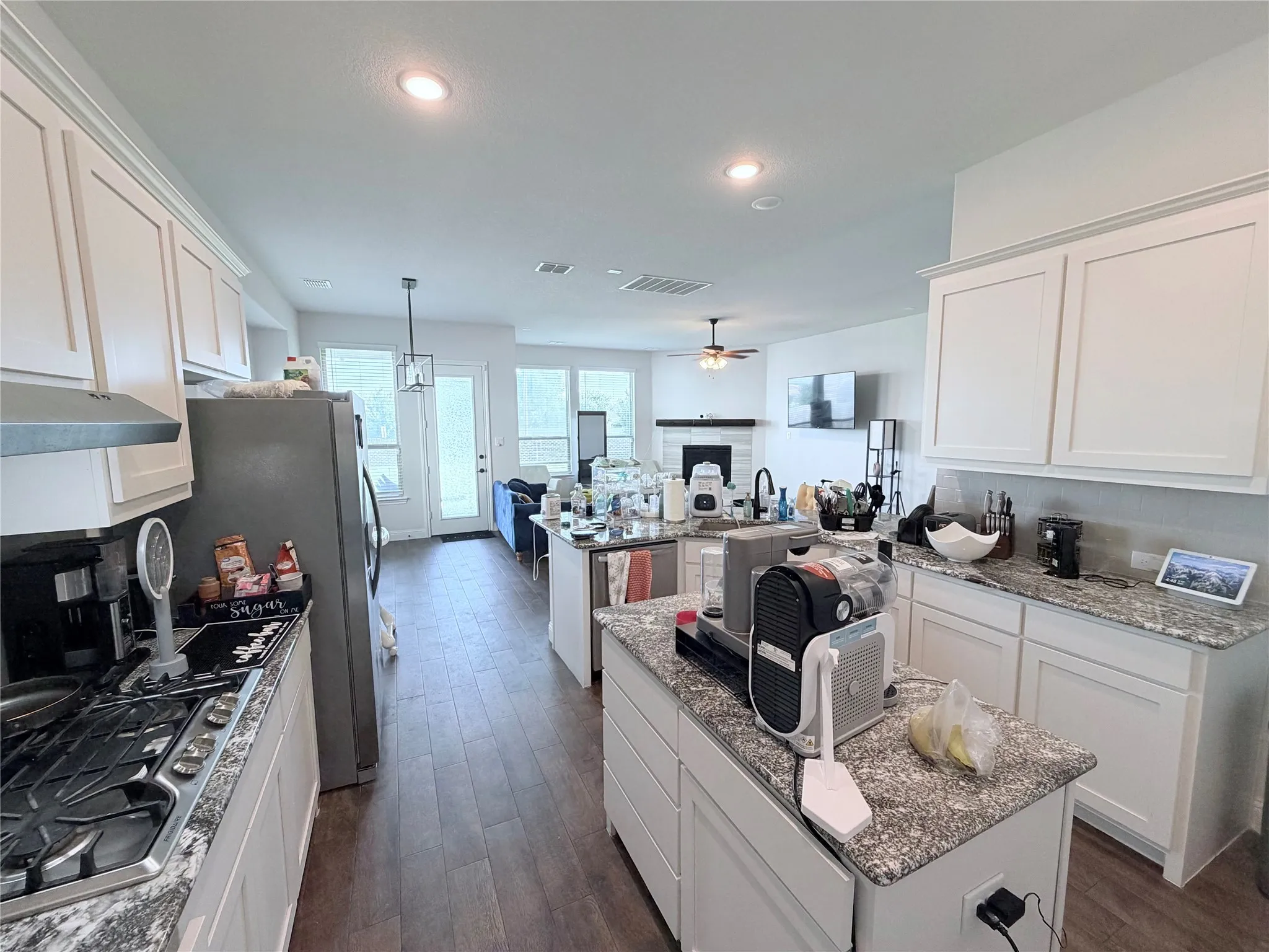 Single Family Residence For Rent in Tarrant County , 516 William Court, Arlington, Texas 76002, 5 Bedroom, 3 Bathroom, 2 Garage spaces, 3,072 Sqft, built in 2021, mls#21339735, Real Estate Agent in Arlington, Homes For Rent in Tarrant county, Homes For Rent in Arlington, Realtor in Arlington Texas, Real Estate Brokerage Independent Realty Texas, Luminita Cordes Realtor