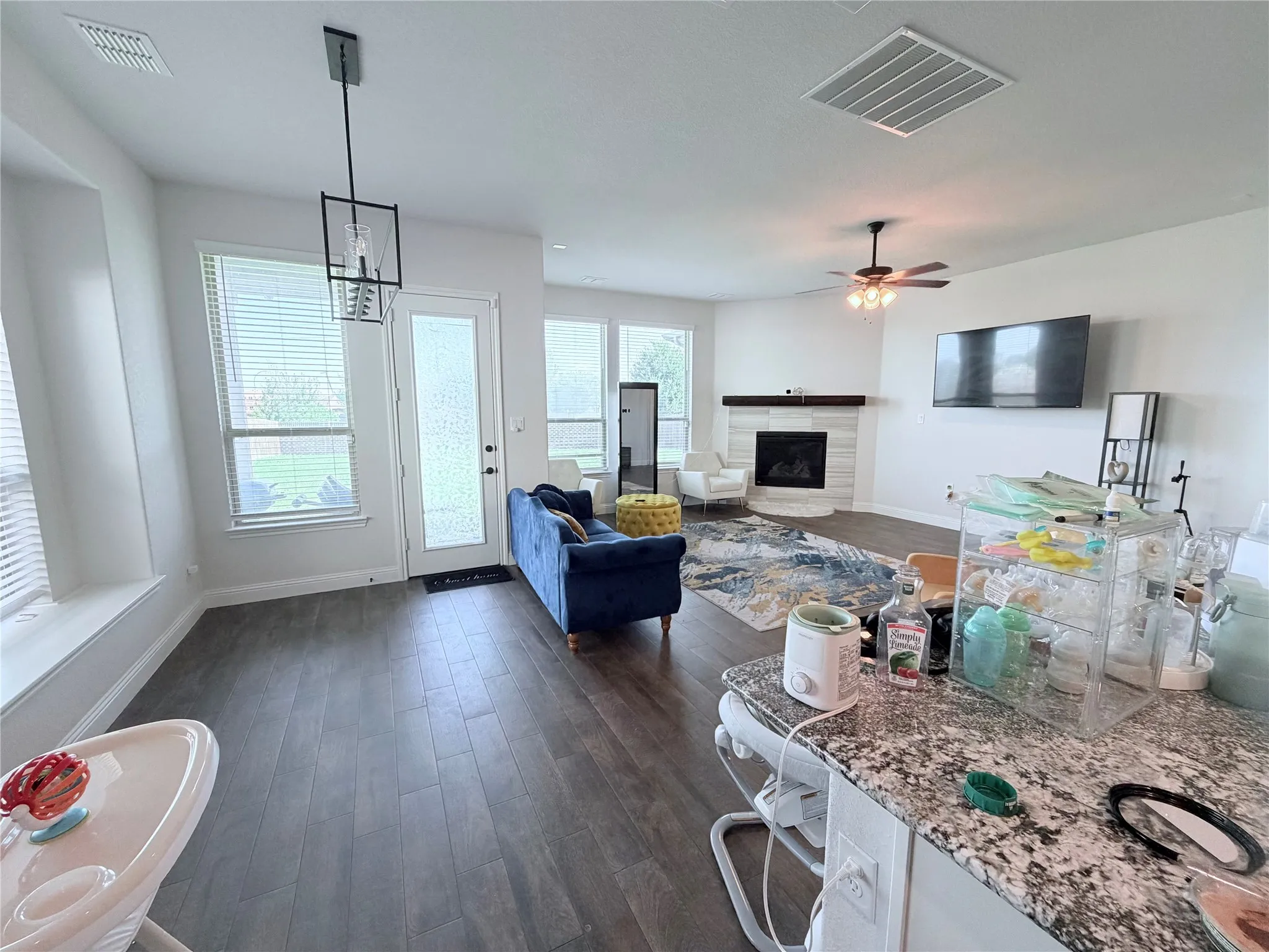 Single Family Residence For Rent in Tarrant County , 516 William Court, Arlington, Texas 76002, 5 Bedroom, 3 Bathroom, 2 Garage spaces, 3,072 Sqft, built in 2021, mls#21339735, Real Estate Agent in Arlington, Homes For Rent in Tarrant county, Homes For Rent in Arlington, Realtor in Arlington Texas, Real Estate Brokerage Independent Realty Texas, Luminita Cordes Realtor