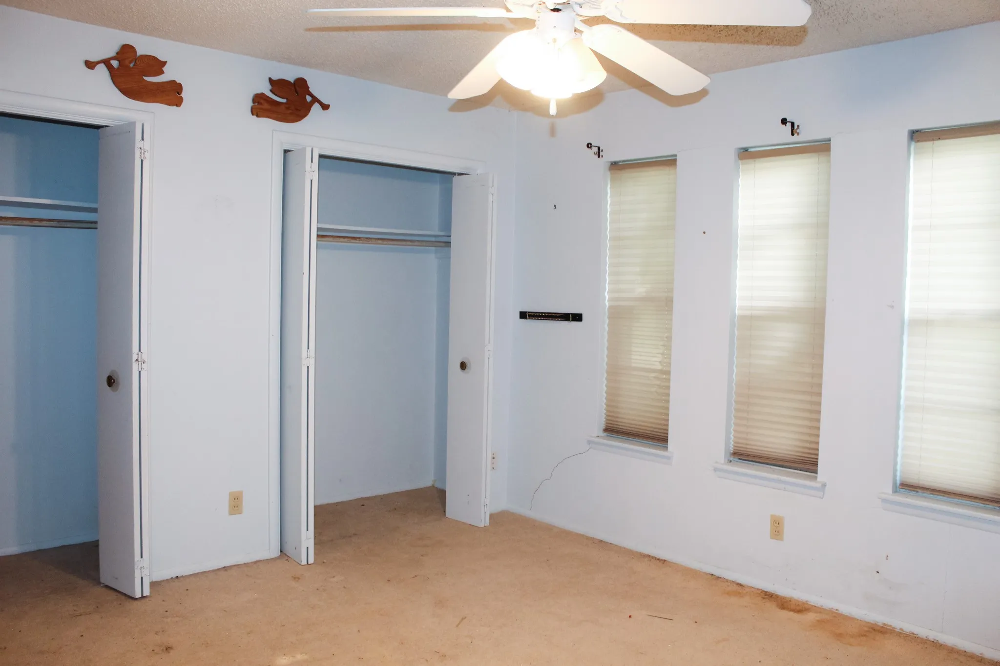 Single Family Residence For Sale in Tarrant County , 1210 Cozby Street S, Benbrook, Texas 76126, 3 Bedroom, 2 Bathroom, 2 Garage spaces, 1,647 Sqft, built in 1963, mls#21342807, Real Estate Agent in Benbrook, Homes For Sale in Tarrant county, Homes For Sale in Benbrook, Realtor in Benbrook Texas, Real Estate Brokerage Independent Realty Texas, Luminita Cordes Realtor