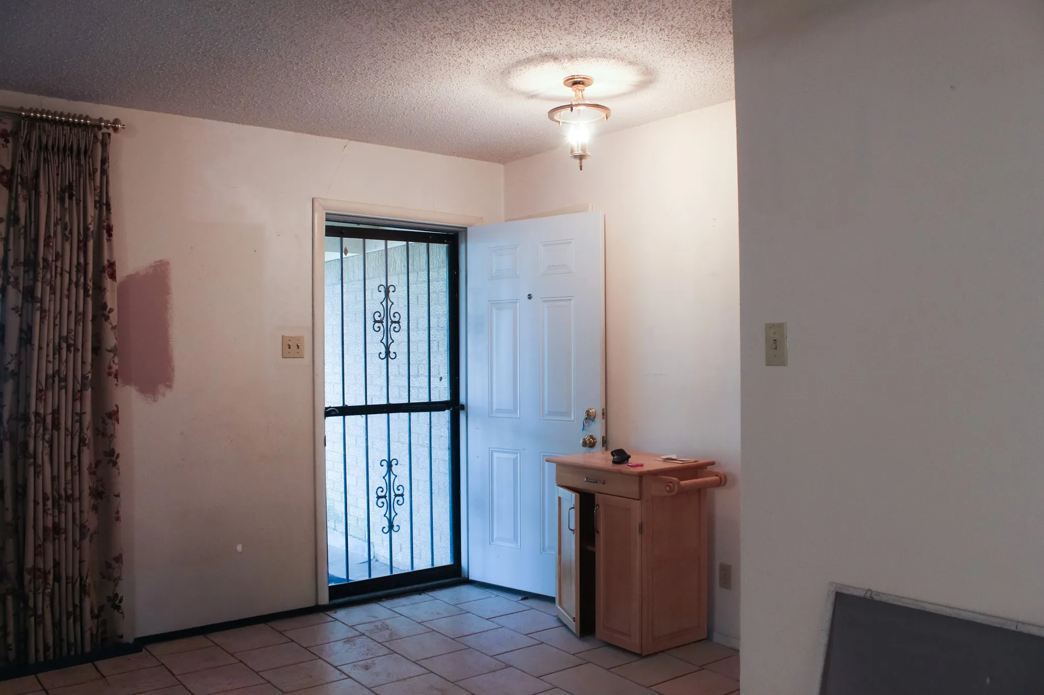 Single Family Residence For Sale in Tarrant County , 1210 Cozby Street S, Benbrook, Texas 76126, 3 Bedroom, 2 Bathroom, 2 Garage spaces, 1,647 Sqft, built in 1963, mls#21342807, Real Estate Agent in Benbrook, Homes For Sale in Tarrant county, Homes For Sale in Benbrook, Realtor in Benbrook Texas, Real Estate Brokerage Independent Realty Texas, Luminita Cordes Realtor