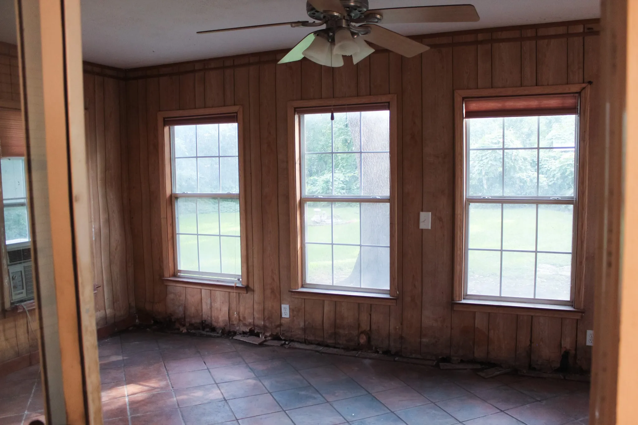 Single Family Residence For Sale in Tarrant County , 1210 Cozby Street S, Benbrook, Texas 76126, 3 Bedroom, 2 Bathroom, 2 Garage spaces, 1,647 Sqft, built in 1963, mls#21342807, Real Estate Agent in Benbrook, Homes For Sale in Tarrant county, Homes For Sale in Benbrook, Realtor in Benbrook Texas, Real Estate Brokerage Independent Realty Texas, Luminita Cordes Realtor