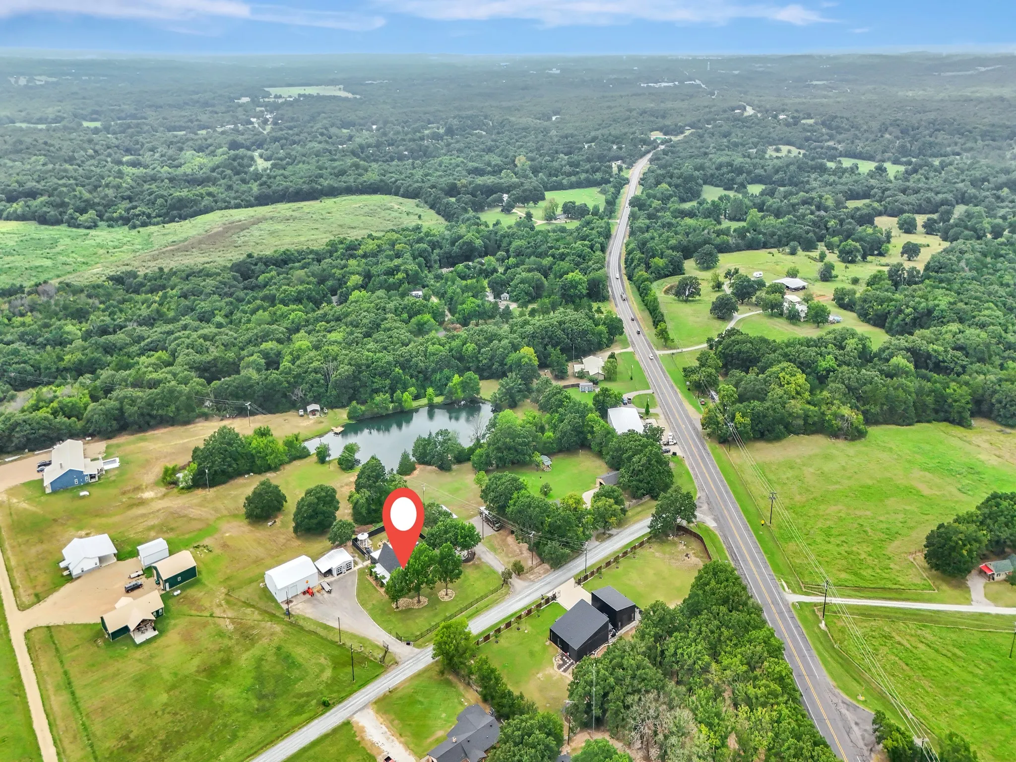Single Family Residence For Sale in Grayson County , 9867 Dripping Springs Road, Denison, Texas 75021, 4 Bedrooms, 3 Bathrooms, 2 Garage spaces, 3,554 Sqft, built in 1986, Price $1,200,000, mls#21338726, Real Estate Agent in Denison, Homes For Sale in Grayson county, Homes For Sale in Denison, Realtor in Denison Texas, Real Estate Brokerage Independent Realty Texas, Luminita Cordes Realtor
