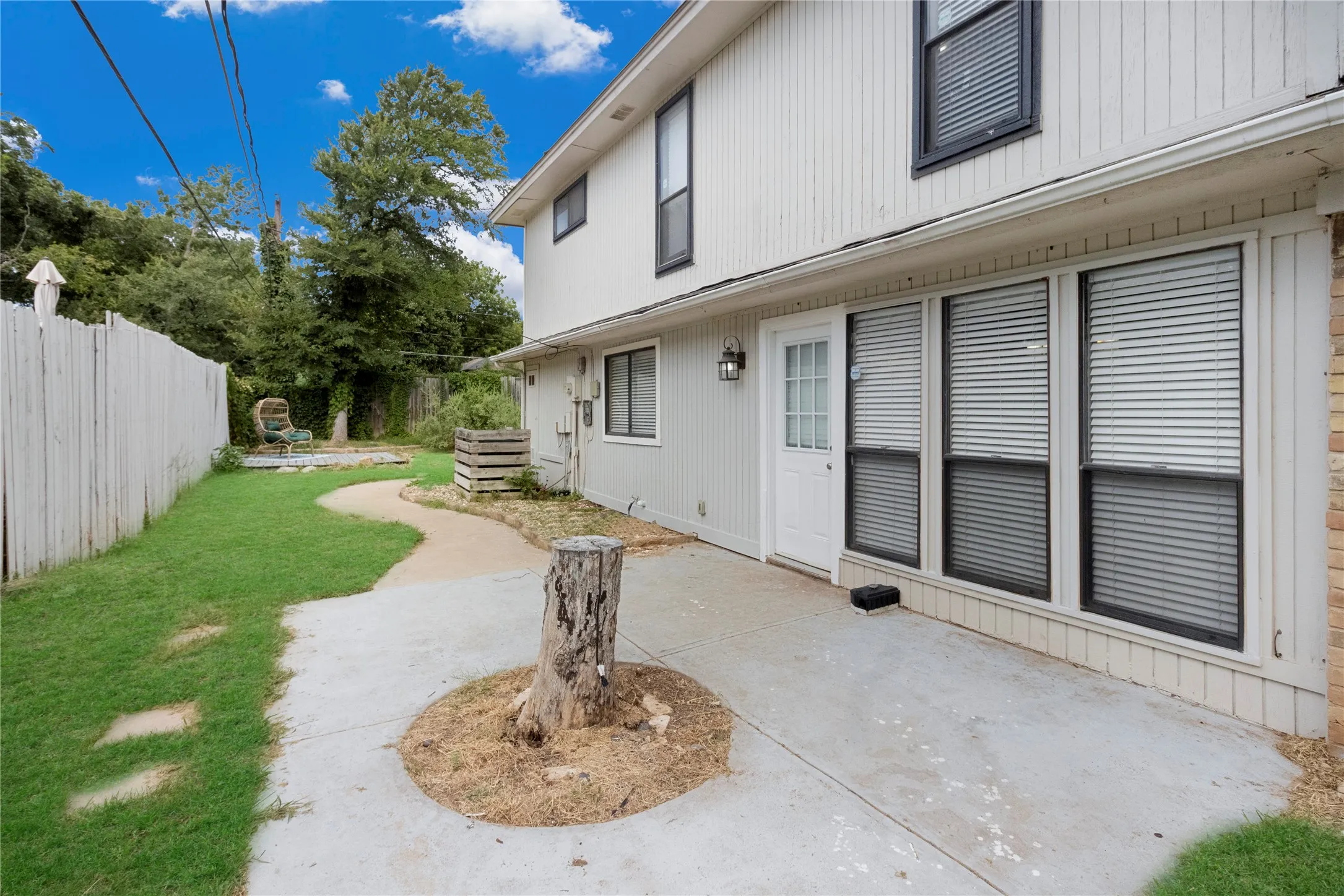 Single Family Residence For Sale in Tarrant County , 4927 Stage Line Drive, Arlington, Texas 76017, 3 Bedroom, 2 Bathroom, 2 Garage spaces, 2,120 Sqft, built in 1977, mls#21342465, Real Estate Agent in Arlington, Homes For Sale in Tarrant county, Homes For Sale in Arlington, Realtor in Arlington Texas, Real Estate Brokerage Independent Realty Texas, Luminita Cordes Realtor
