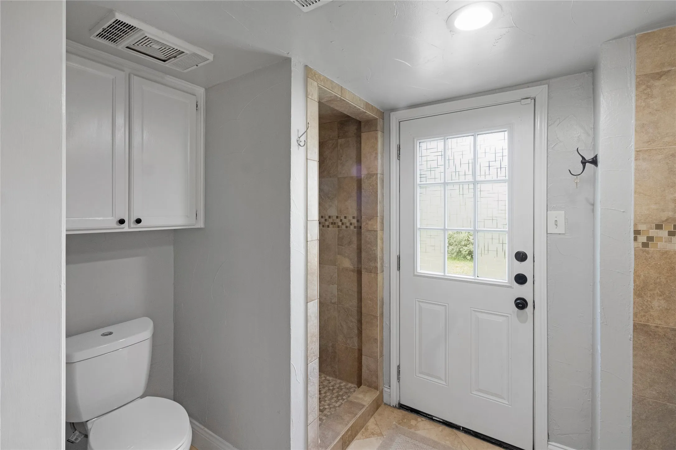 Single Family Residence For Sale in Tarrant County , 4927 Stage Line Drive, Arlington, Texas 76017, 3 Bedroom, 2 Bathroom, 2 Garage spaces, 2,120 Sqft, built in 1977, mls#21342465, Real Estate Agent in Arlington, Homes For Sale in Tarrant county, Homes For Sale in Arlington, Realtor in Arlington Texas, Real Estate Brokerage Independent Realty Texas, Luminita Cordes Realtor