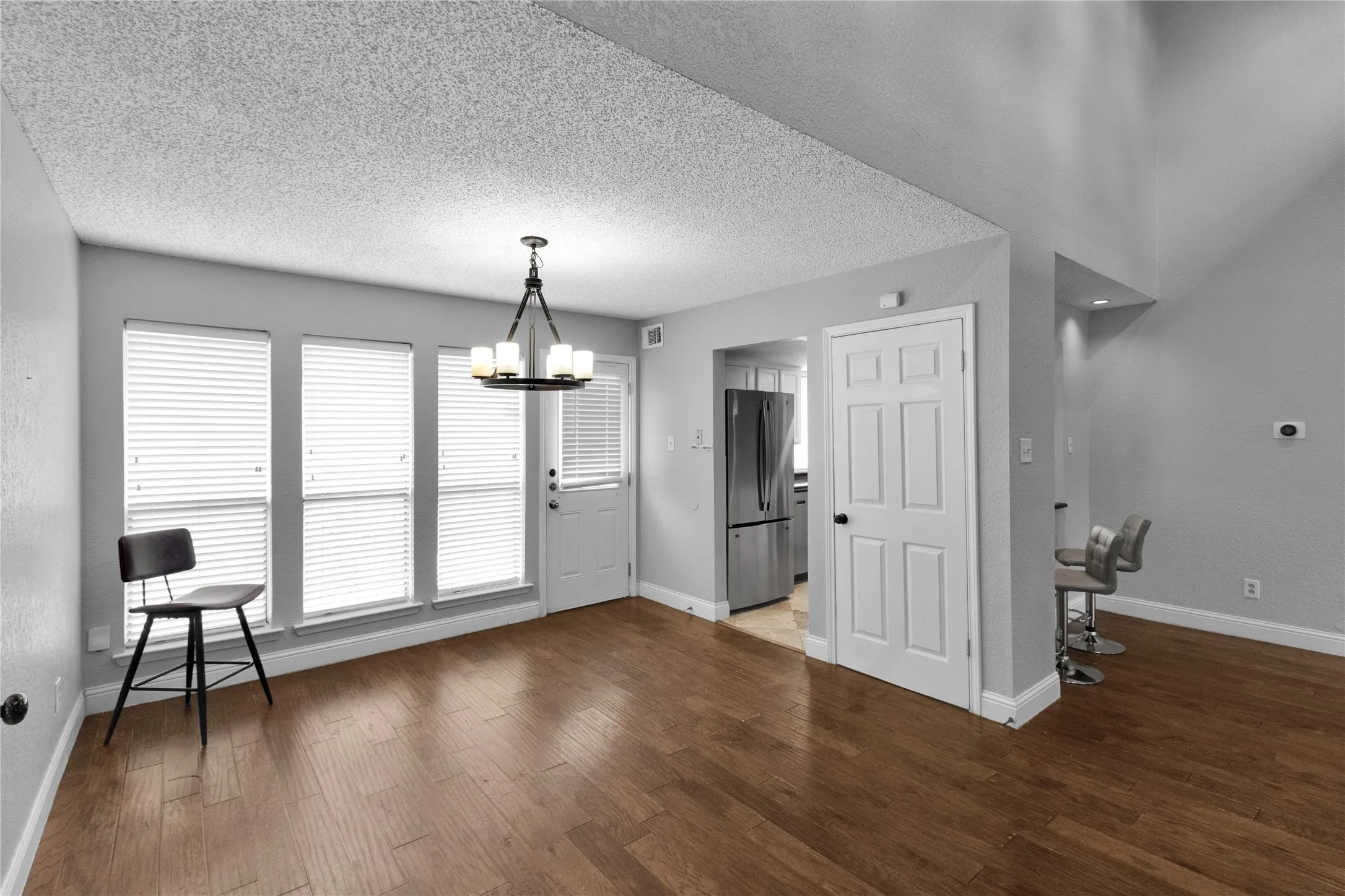 Single Family Residence For Sale in Tarrant County , 4927 Stage Line Drive, Arlington, Texas 76017, 3 Bedroom, 2 Bathroom, 2 Garage spaces, 2,120 Sqft, built in 1977, mls#21342465, Real Estate Agent in Arlington, Homes For Sale in Tarrant county, Homes For Sale in Arlington, Realtor in Arlington Texas, Real Estate Brokerage Independent Realty Texas, Luminita Cordes Realtor