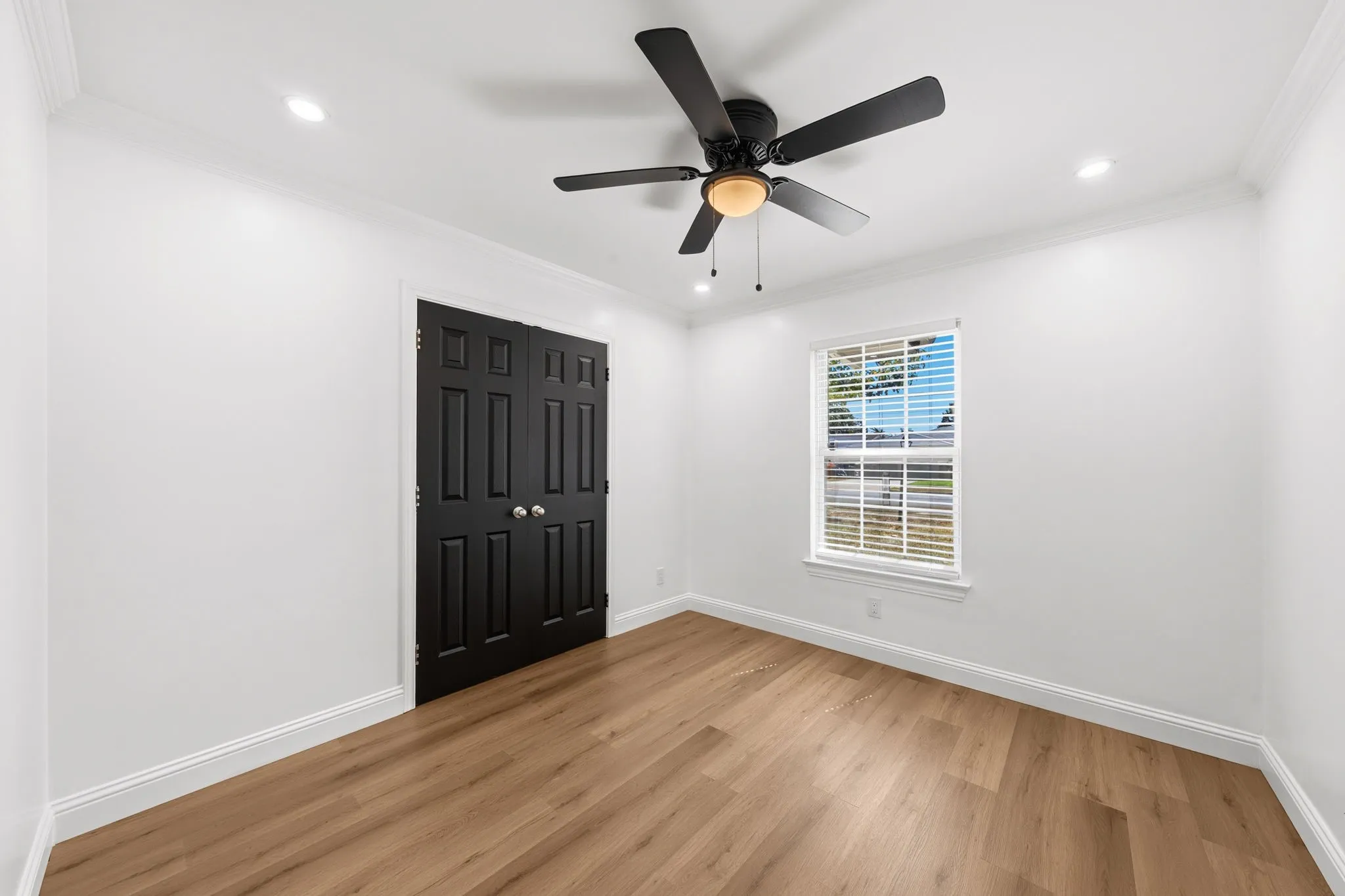 Single Family Residence For Sale in Dallas County , 2110 Tompkins Drive, Grand Prairie, Texas 75051, 5 Bedroom, 3 Bathroom, Garage spaces, 2,234 Sqft, built in 1964, mls#21342685, Real Estate Agent in Grand Prairie, Homes For Sale in Dallas county, Homes For Sale in Grand Prairie, Realtor in Grand Prairie Texas, Real Estate Brokerage Independent Realty Texas, Luminita Cordes Realtor