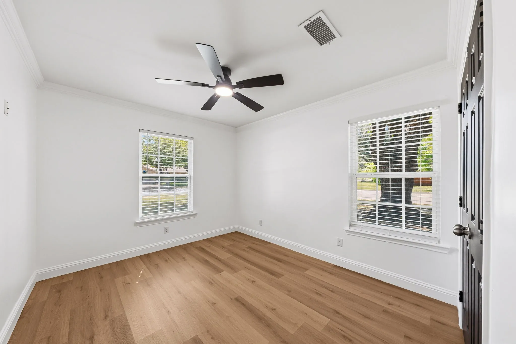 Single Family Residence For Sale in Dallas County , 2110 Tompkins Drive, Grand Prairie, Texas 75051, 5 Bedroom, 3 Bathroom, Garage spaces, 2,234 Sqft, built in 1964, mls#21342685, Real Estate Agent in Grand Prairie, Homes For Sale in Dallas county, Homes For Sale in Grand Prairie, Realtor in Grand Prairie Texas, Real Estate Brokerage Independent Realty Texas, Luminita Cordes Realtor