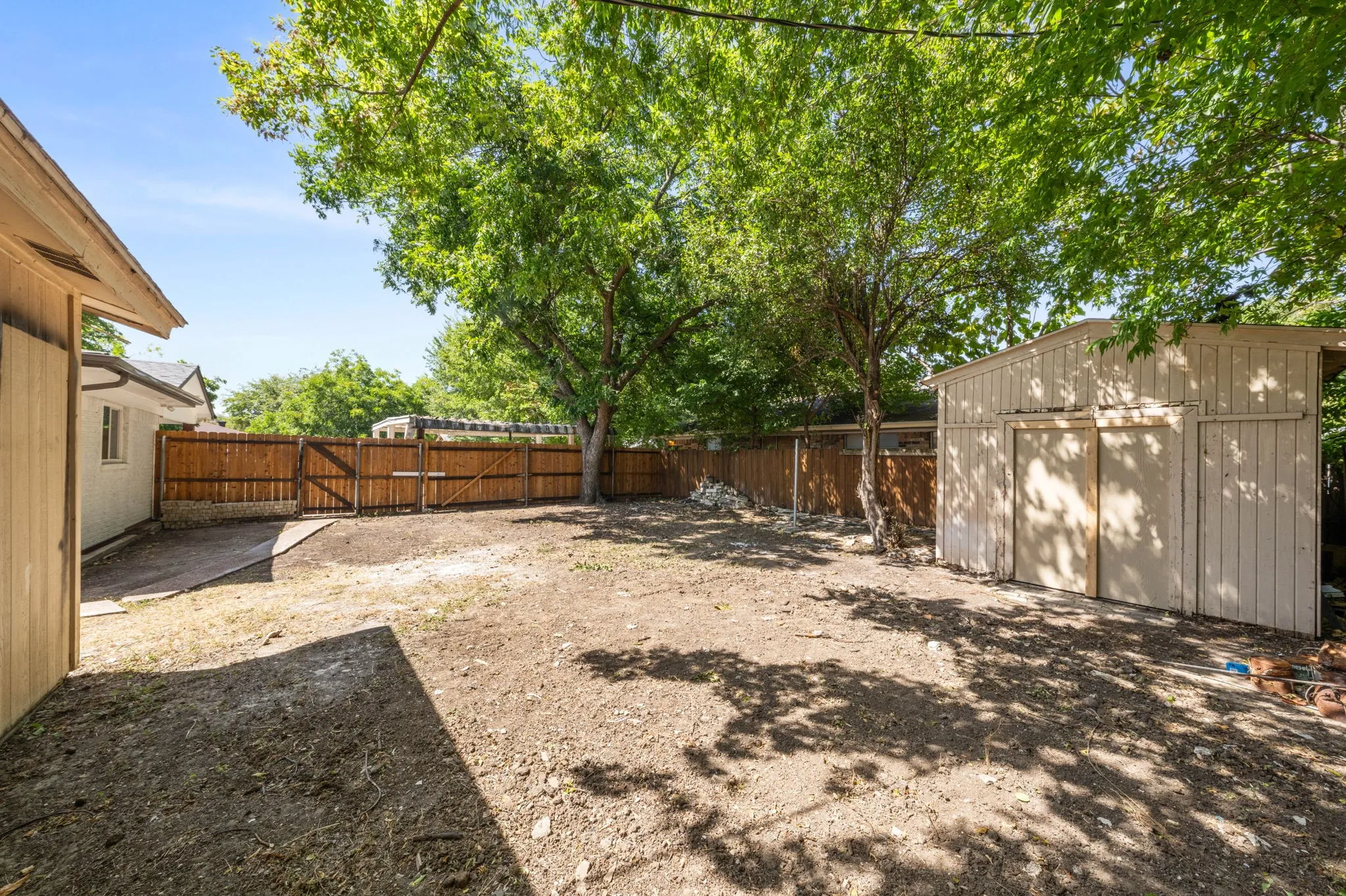 Single Family Residence For Sale in Dallas County , 2110 Tompkins Drive, Grand Prairie, Texas 75051, 5 Bedroom, 3 Bathroom, Garage spaces, 2,234 Sqft, built in 1964, mls#21342685, Real Estate Agent in Grand Prairie, Homes For Sale in Dallas county, Homes For Sale in Grand Prairie, Realtor in Grand Prairie Texas, Real Estate Brokerage Independent Realty Texas, Luminita Cordes Realtor