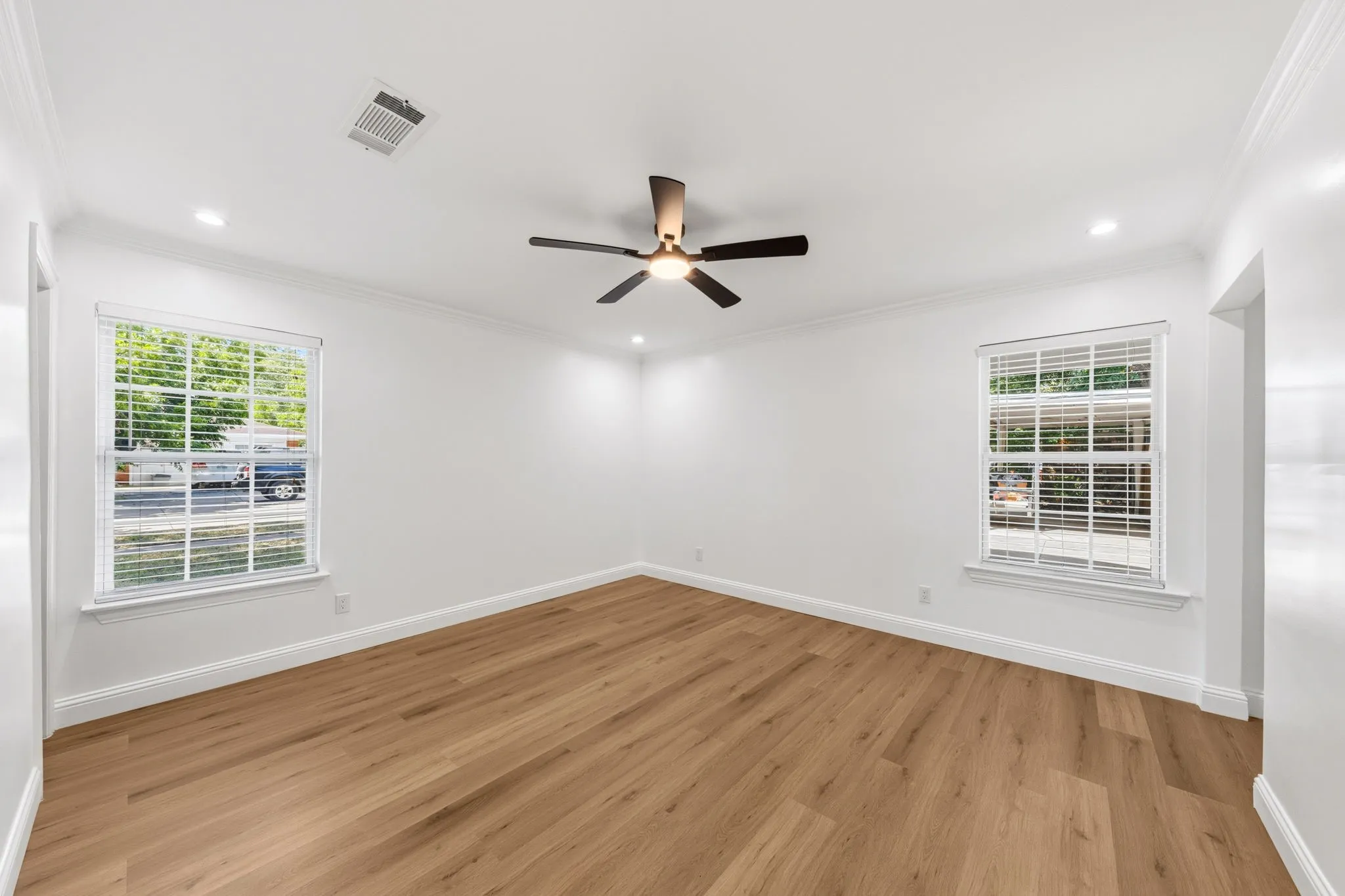 Single Family Residence For Sale in Dallas County , 2110 Tompkins Drive, Grand Prairie, Texas 75051, 5 Bedroom, 3 Bathroom, Garage spaces, 2,234 Sqft, built in 1964, mls#21342685, Real Estate Agent in Grand Prairie, Homes For Sale in Dallas county, Homes For Sale in Grand Prairie, Realtor in Grand Prairie Texas, Real Estate Brokerage Independent Realty Texas, Luminita Cordes Realtor