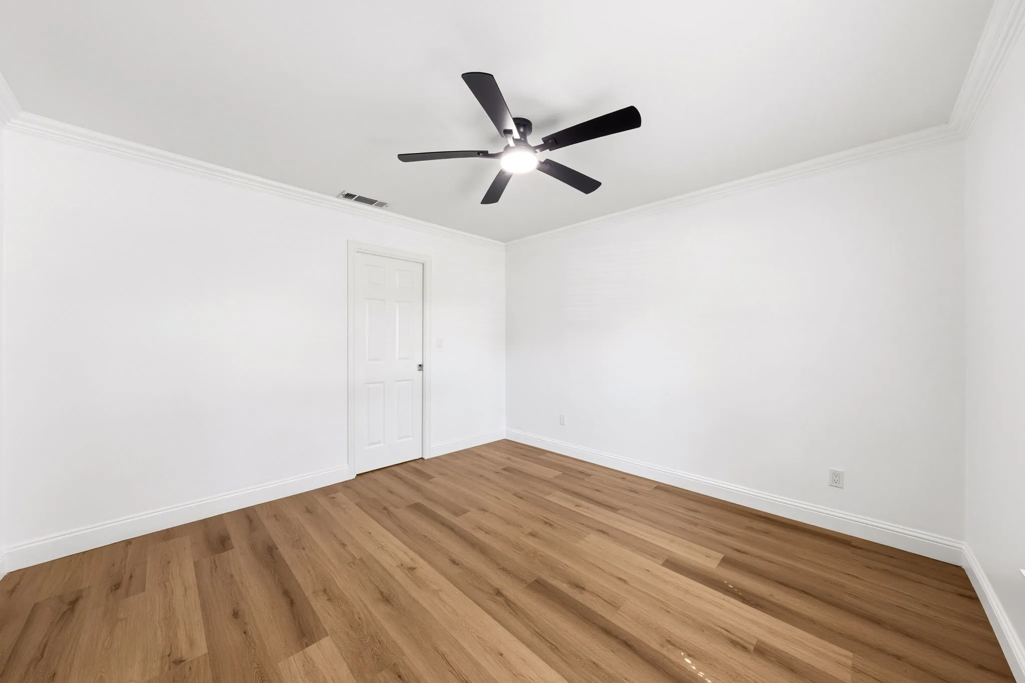 Single Family Residence For Sale in Dallas County , 2110 Tompkins Drive, Grand Prairie, Texas 75051, 5 Bedroom, 3 Bathroom, Garage spaces, 2,234 Sqft, built in 1964, mls#21342685, Real Estate Agent in Grand Prairie, Homes For Sale in Dallas county, Homes For Sale in Grand Prairie, Realtor in Grand Prairie Texas, Real Estate Brokerage Independent Realty Texas, Luminita Cordes Realtor
