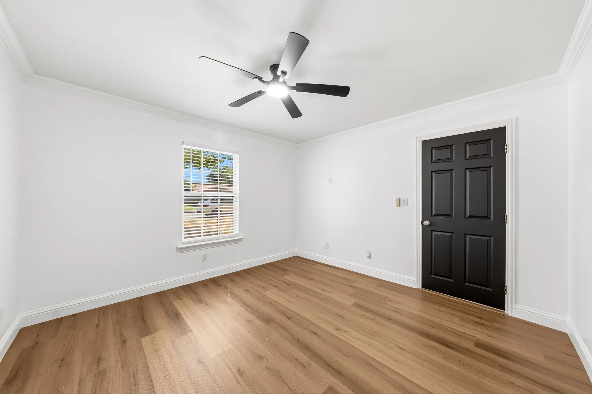 Single Family Residence For Sale in Dallas County , 2110 Tompkins Drive, Grand Prairie, Texas 75051, 5 Bedroom, 3 Bathroom, Garage spaces, 2,234 Sqft, built in 1964, mls#21342685, Real Estate Agent in Grand Prairie, Homes For Sale in Dallas county, Homes For Sale in Grand Prairie, Realtor in Grand Prairie Texas, Real Estate Brokerage Independent Realty Texas, Luminita Cordes Realtor