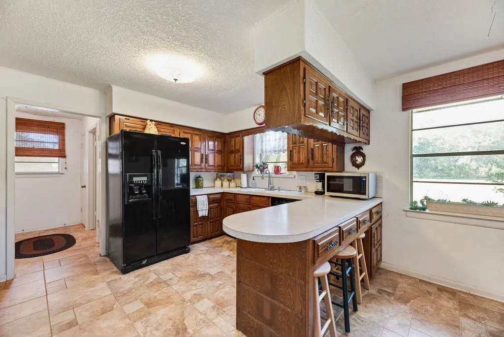 Farm For Sale in Ellis County , 824 Batchler Road, Red Oak, Texas 75154, 3 Bedroom, 2 Bathroom, 2 Garage spaces, 1,758 Sqft, built in 1975, mls#21342358, Real Estate Agent in Red Oak, Homes For Sale in Ellis county, Homes For Sale in Red Oak, Realtor in Red Oak Texas, Real Estate Brokerage Independent Realty Texas, Luminita Cordes Realtor