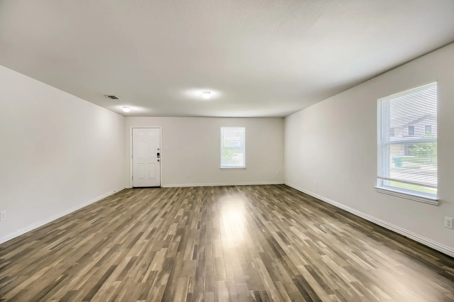 Single Family Residence For Sale in Grayson County , 1509 Fairway Drive, Sherman, Texas 75090, 3 Bedroom, 2 Bathroom, 2 Garage spaces, 1,542 Sqft, built in 2020, mls#21341248, Real Estate Agent in Sherman, Homes For Sale in Grayson county, Homes For Sale in Sherman, Realtor in Sherman Texas, Real Estate Brokerage Independent Realty Texas, Luminita Cordes Realtor