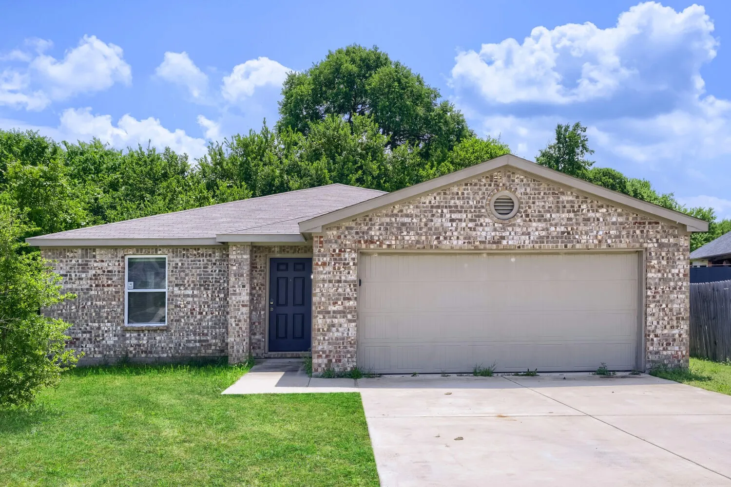 Single Family Residence For Sale in Grayson County , 1509 Fairway Drive, Sherman, Texas 75090, 3 Bedroom, 2 Bathroom, 2 Garage spaces, 1,542 Sqft, built in 2020, mls#21341248, Real Estate Agent in Sherman, Homes For Sale in Grayson county, Homes For Sale in Sherman, Realtor in Sherman Texas, Real Estate Brokerage Independent Realty Texas, Luminita Cordes Realtor