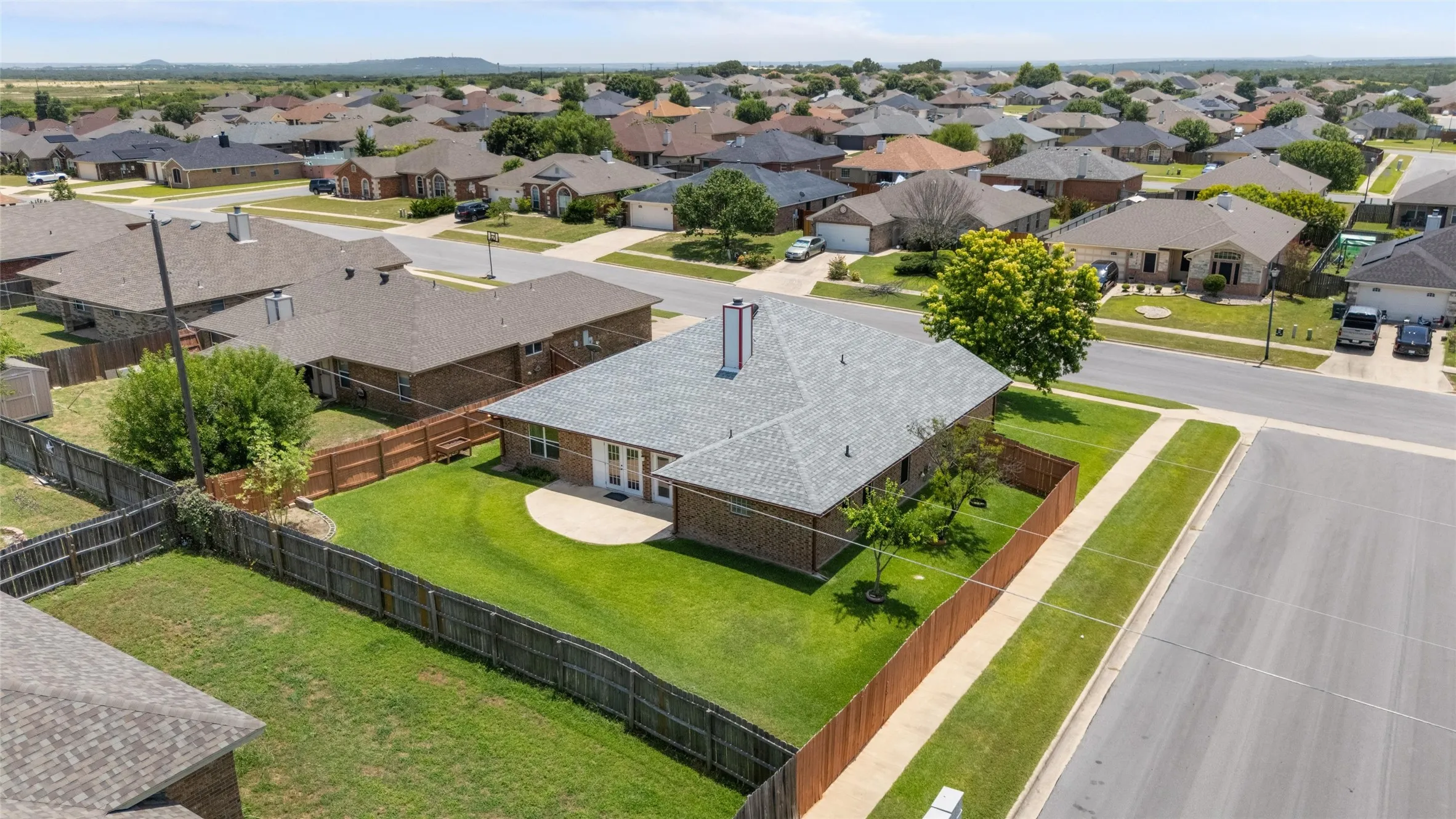 Single Family Residence For Sale in Bell County , 3709 S Llano Estacado Court, Killeen, Texas 76549, 4 Bedroom, 2 Bathroom, 2 Garage spaces, 2,053 Sqft, built in 2006, mls#21342777, Real Estate Agent in Killeen, Homes For Sale in Bell county, Homes For Sale in Killeen, Realtor in Killeen Texas, Real Estate Brokerage Independent Realty Texas, Luminita Cordes Realtor
