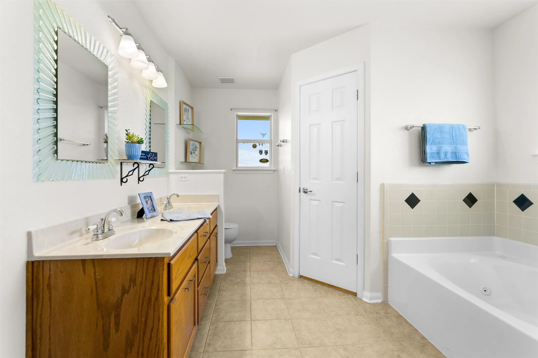 Single Family Residence For Sale in Bell County , 3709 S Llano Estacado Court, Killeen, Texas 76549, 4 Bedroom, 2 Bathroom, 2 Garage spaces, 2,053 Sqft, built in 2006, mls#21342777, Real Estate Agent in Killeen, Homes For Sale in Bell county, Homes For Sale in Killeen, Realtor in Killeen Texas, Real Estate Brokerage Independent Realty Texas, Luminita Cordes Realtor