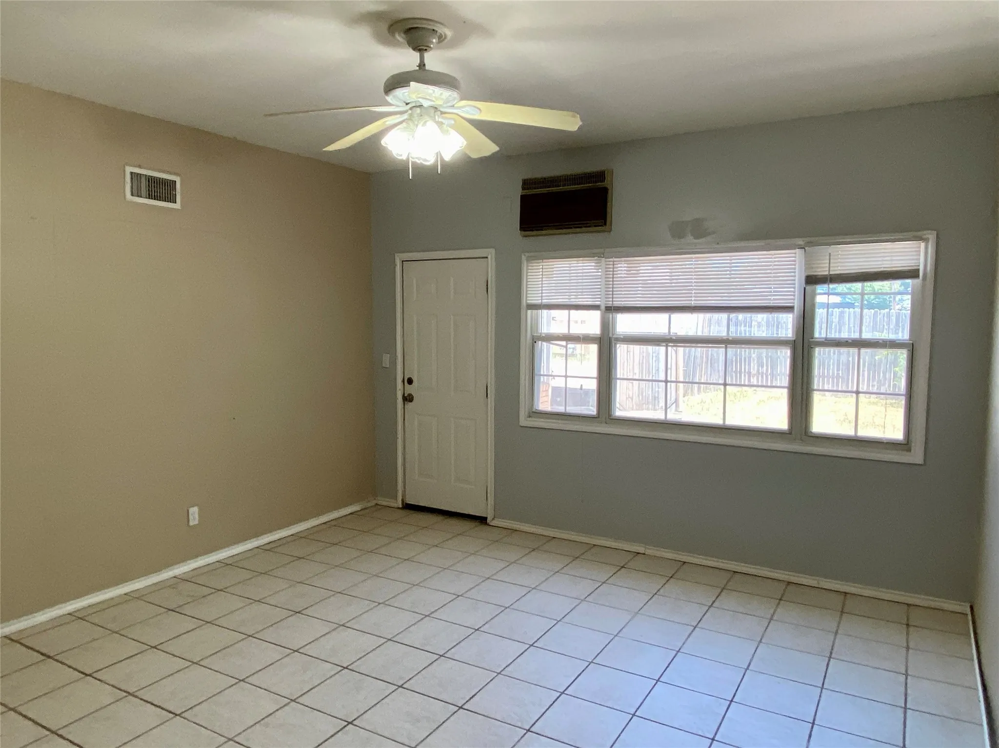 Single Family Residence For Rent in Taylor County , 2467 Garfield Avenue, Abilene, Texas 79601, 4 Bedroom, 2 Bathroom, Garage spaces, 3,301 Sqft, built in 1956, mls#21342768, Real Estate Agent in Abilene, Homes For Rent in Taylor county, Homes For Rent in Abilene, Realtor in Abilene Texas, Real Estate Brokerage Independent Realty Texas, Luminita Cordes Realtor
