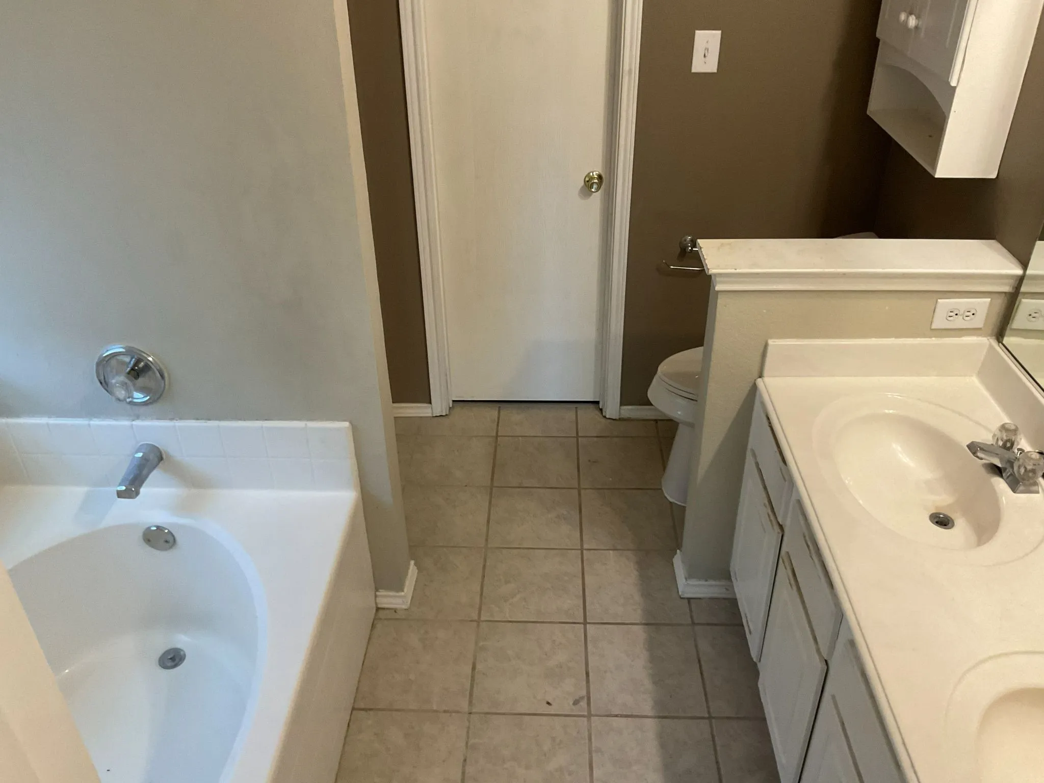 Single Family Residence For Rent in Johnson County , 1001 Stockton Drive, Burleson, Texas 76028, 3 Bedroom, 2 Bathroom, 2 Garage spaces, 1,695 Sqft, built in 2002, mls#21327386, Real Estate Agent in Burleson, Homes For Rent in Johnson county, Homes For Rent in Burleson, Realtor in Burleson Texas, Real Estate Brokerage Independent Realty Texas, Luminita Cordes Realtor