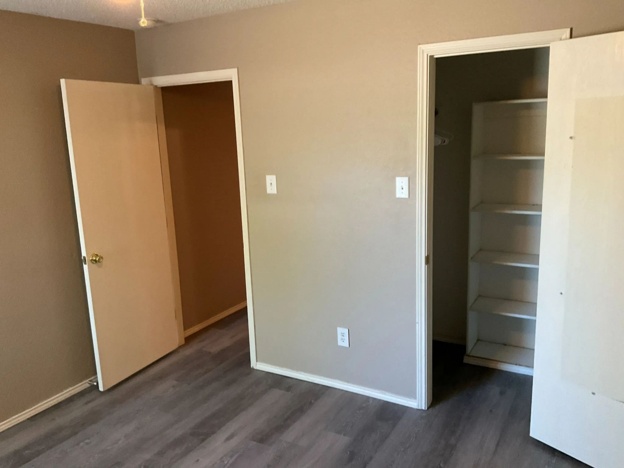 Single Family Residence For Rent in Johnson County , 1001 Stockton Drive, Burleson, Texas 76028, 3 Bedroom, 2 Bathroom, 2 Garage spaces, 1,695 Sqft, built in 2002, mls#21327386, Real Estate Agent in Burleson, Homes For Rent in Johnson county, Homes For Rent in Burleson, Realtor in Burleson Texas, Real Estate Brokerage Independent Realty Texas, Luminita Cordes Realtor
