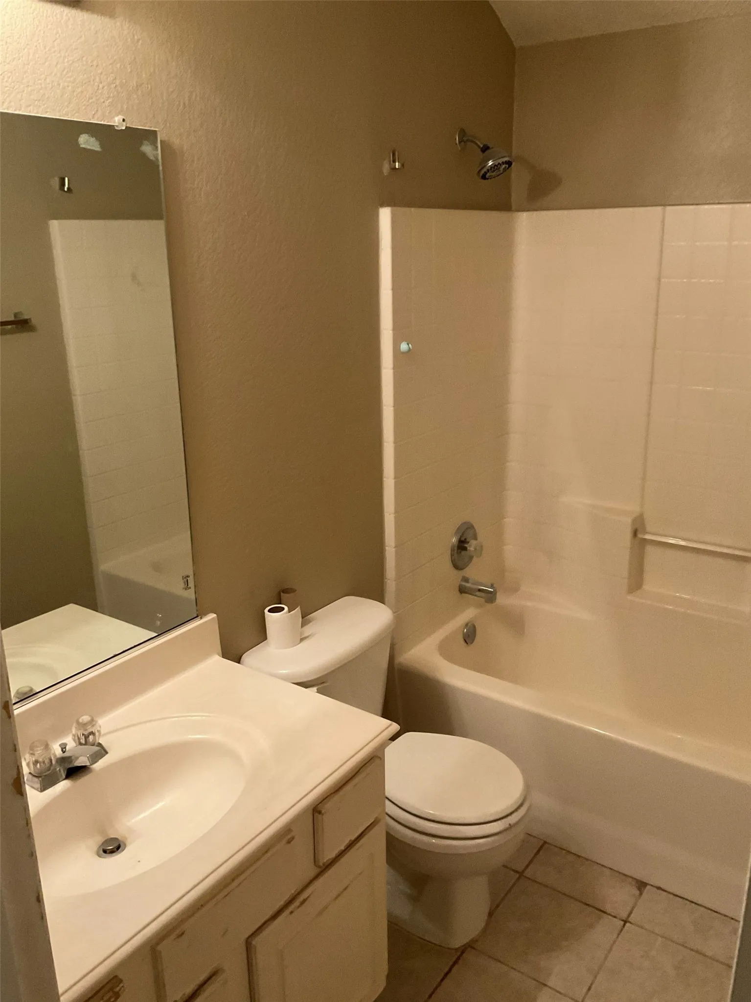 Single Family Residence For Rent in Johnson County , 1001 Stockton Drive, Burleson, Texas 76028, 3 Bedroom, 2 Bathroom, 2 Garage spaces, 1,695 Sqft, built in 2002, mls#21327386, Real Estate Agent in Burleson, Homes For Rent in Johnson county, Homes For Rent in Burleson, Realtor in Burleson Texas, Real Estate Brokerage Independent Realty Texas, Luminita Cordes Realtor