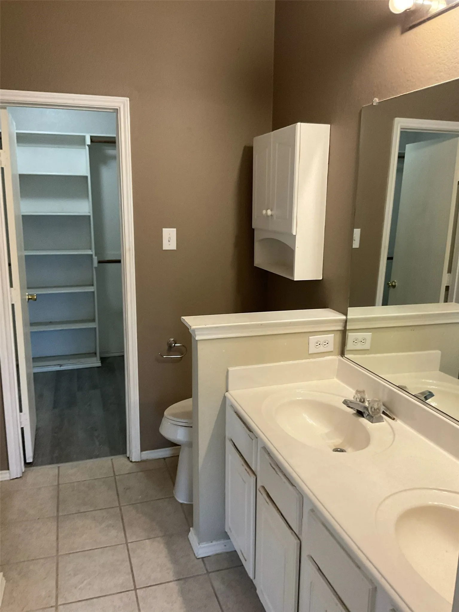 Single Family Residence For Rent in Johnson County , 1001 Stockton Drive, Burleson, Texas 76028, 3 Bedroom, 2 Bathroom, 2 Garage spaces, 1,695 Sqft, built in 2002, mls#21327386, Real Estate Agent in Burleson, Homes For Rent in Johnson county, Homes For Rent in Burleson, Realtor in Burleson Texas, Real Estate Brokerage Independent Realty Texas, Luminita Cordes Realtor