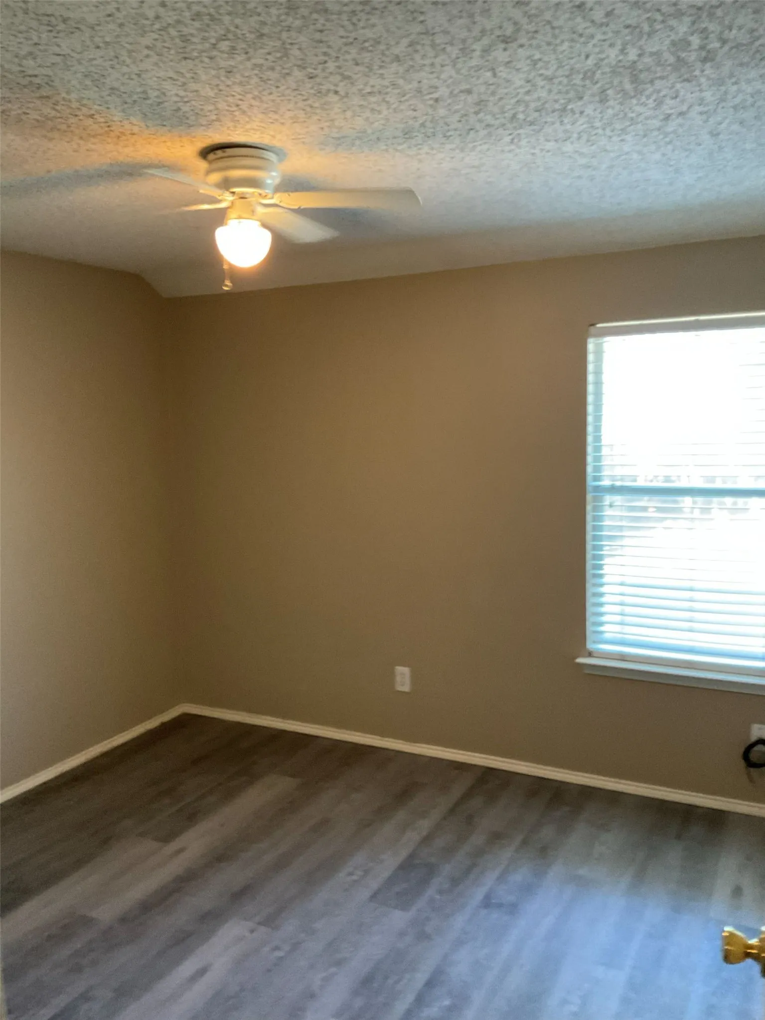 Single Family Residence For Rent in Johnson County , 1001 Stockton Drive, Burleson, Texas 76028, 3 Bedroom, 2 Bathroom, 2 Garage spaces, 1,695 Sqft, built in 2002, mls#21327386, Real Estate Agent in Burleson, Homes For Rent in Johnson county, Homes For Rent in Burleson, Realtor in Burleson Texas, Real Estate Brokerage Independent Realty Texas, Luminita Cordes Realtor