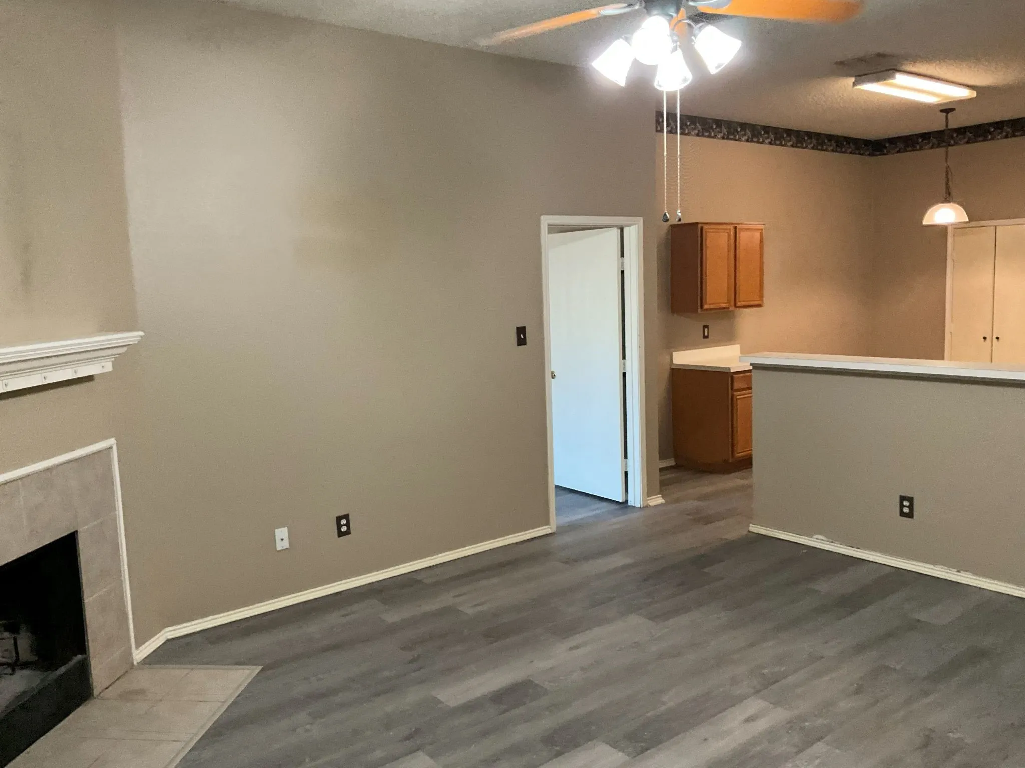 Single Family Residence For Rent in Johnson County , 1001 Stockton Drive, Burleson, Texas 76028, 3 Bedroom, 2 Bathroom, 2 Garage spaces, 1,695 Sqft, built in 2002, mls#21327386, Real Estate Agent in Burleson, Homes For Rent in Johnson county, Homes For Rent in Burleson, Realtor in Burleson Texas, Real Estate Brokerage Independent Realty Texas, Luminita Cordes Realtor