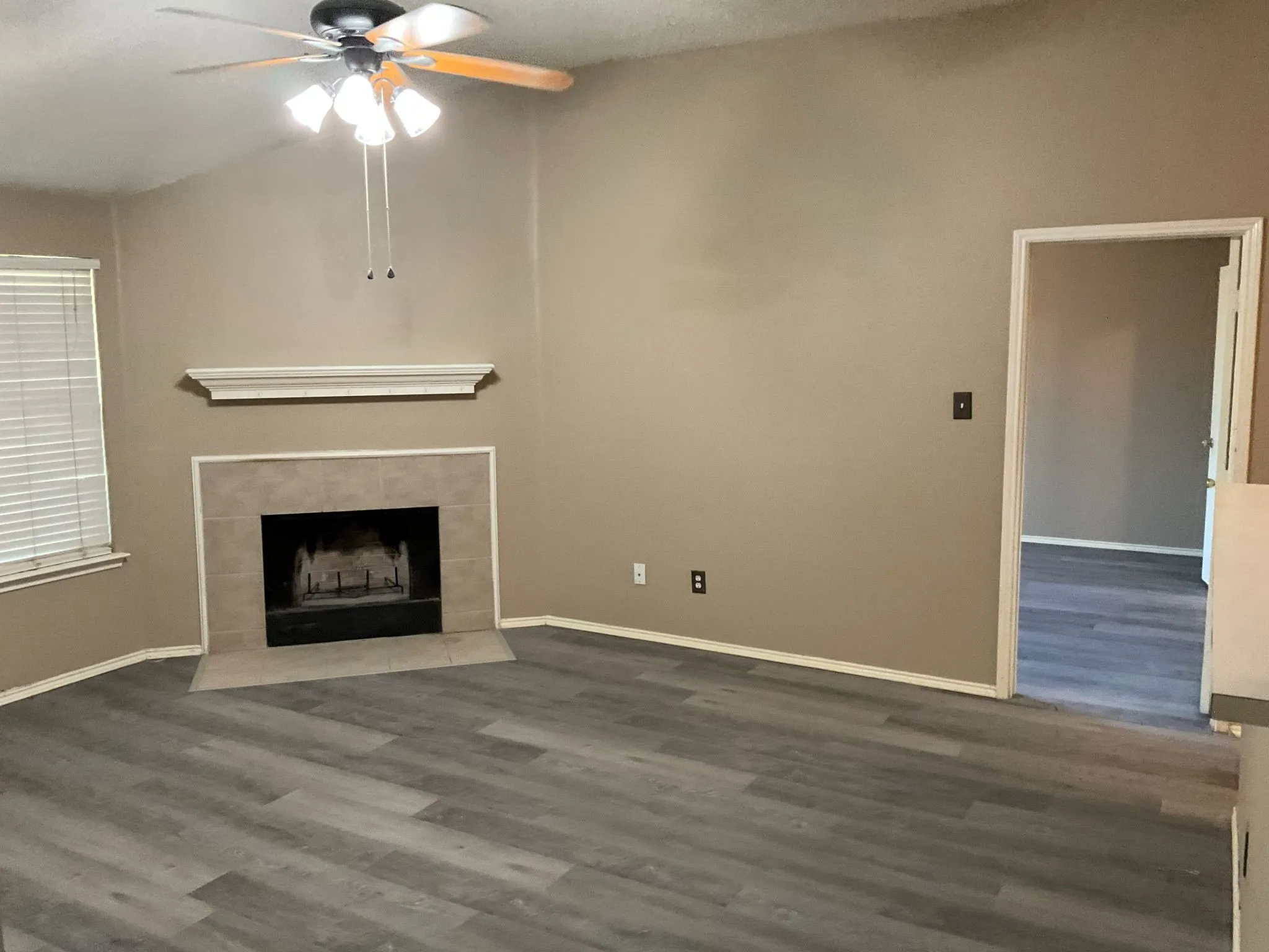 Single Family Residence For Rent in Johnson County , 1001 Stockton Drive, Burleson, Texas 76028, 3 Bedroom, 2 Bathroom, 2 Garage spaces, 1,695 Sqft, built in 2002, mls#21327386, Real Estate Agent in Burleson, Homes For Rent in Johnson county, Homes For Rent in Burleson, Realtor in Burleson Texas, Real Estate Brokerage Independent Realty Texas, Luminita Cordes Realtor