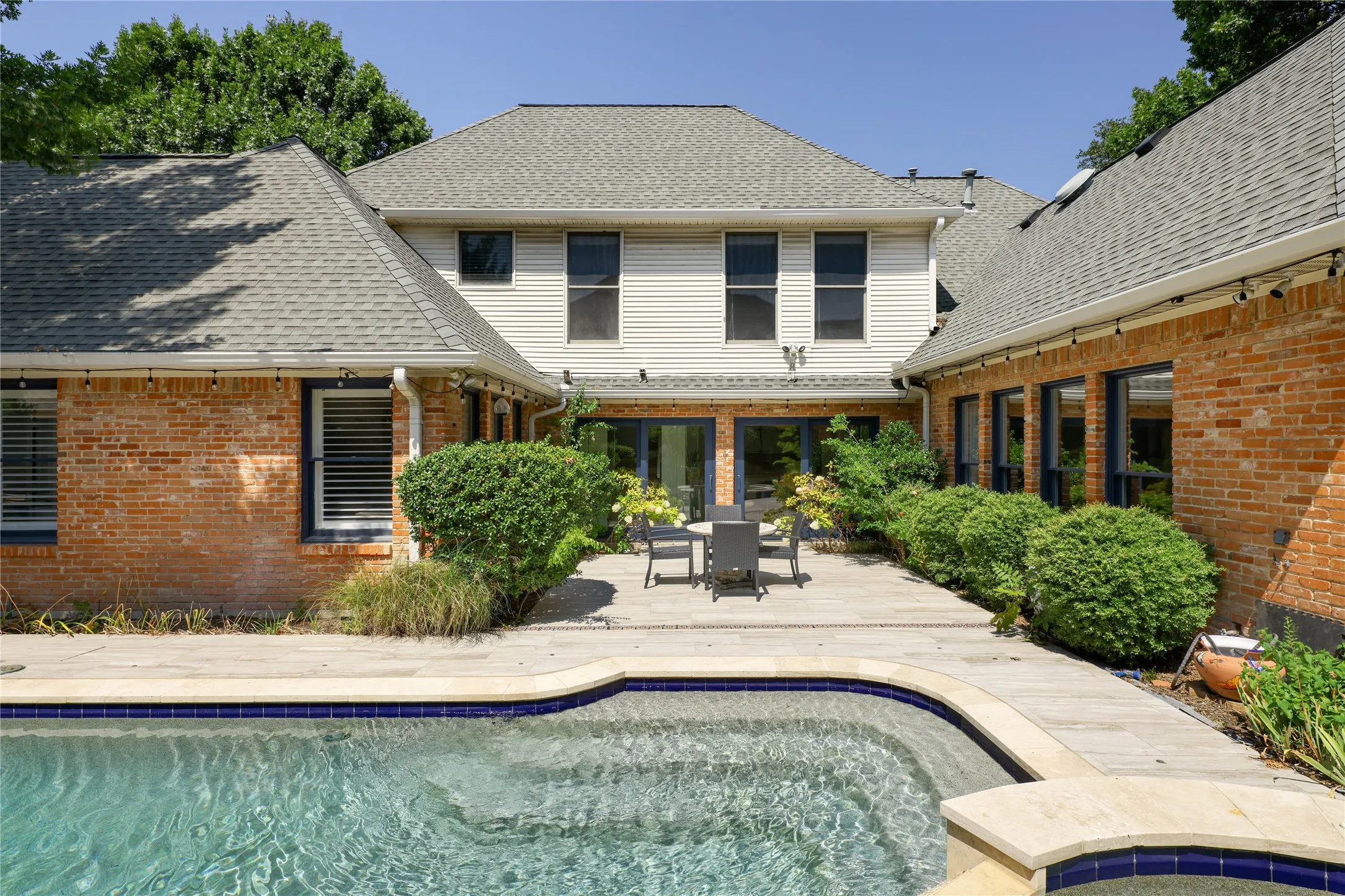 Single Family Residence For Sale in Collin County , 5908 Fallsview Lane, Dallas, Texas 75252, 4 Bedroom, 3 Bathroom, 2 Garage spaces, 3,175 Sqft, built in 1985, mls#21342282, Real Estate Agent in Dallas, Homes For Sale in Collin county, Homes For Sale in Dallas, Realtor in Dallas Texas, Real Estate Brokerage Independent Realty Texas, Luminita Cordes Realtor