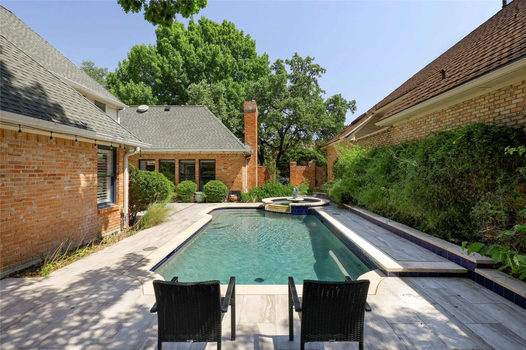 Single Family Residence For Sale in Collin County , 5908 Fallsview Lane, Dallas, Texas 75252, 4 Bedroom, 3 Bathroom, 2 Garage spaces, 3,175 Sqft, built in 1985, mls#21342282, Real Estate Agent in Dallas, Homes For Sale in Collin county, Homes For Sale in Dallas, Realtor in Dallas Texas, Real Estate Brokerage Independent Realty Texas, Luminita Cordes Realtor