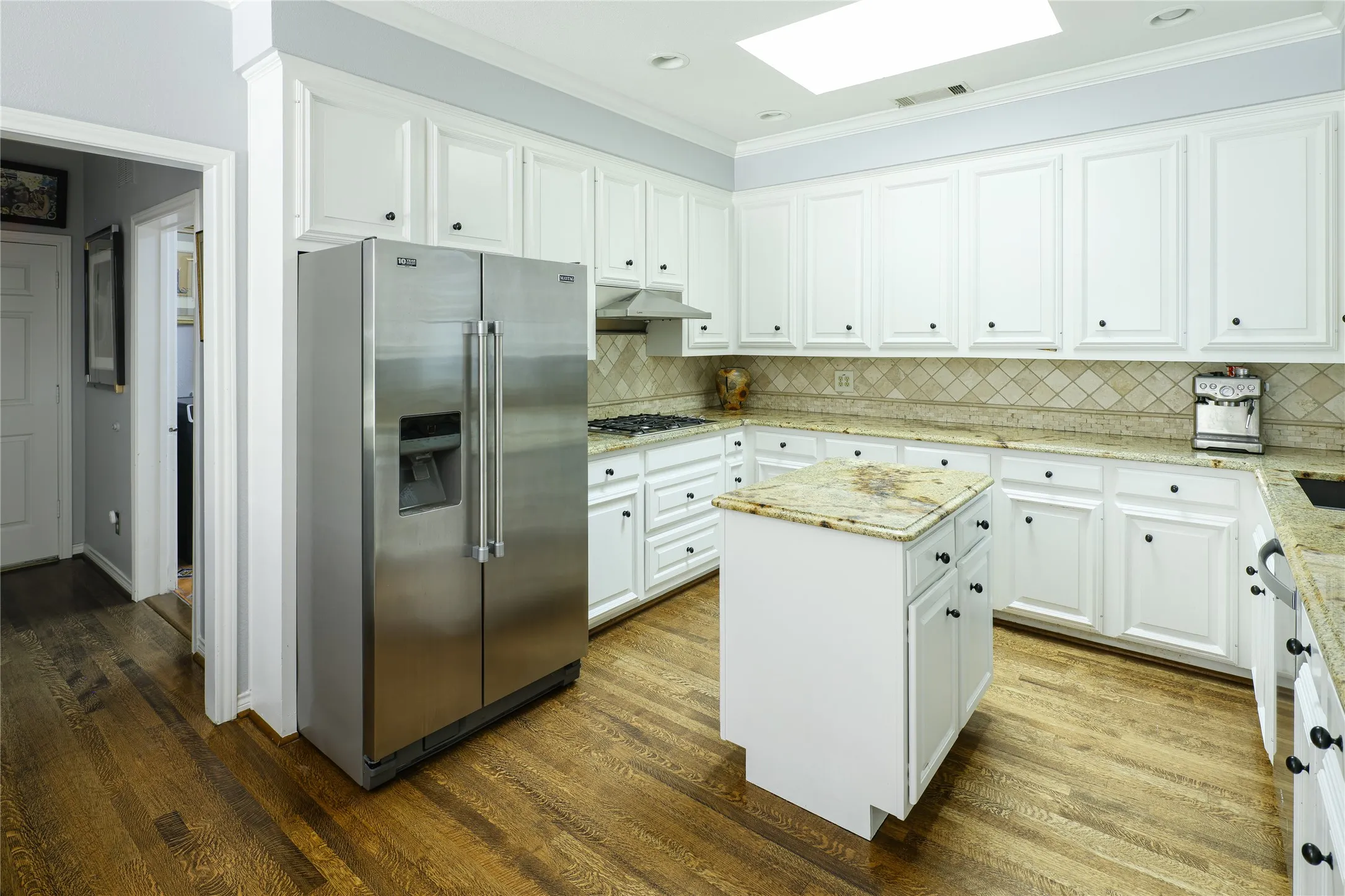 Single Family Residence For Sale in Collin County , 5908 Fallsview Lane, Dallas, Texas 75252, 4 Bedroom, 3 Bathroom, 2 Garage spaces, 3,175 Sqft, built in 1985, mls#21342282, Real Estate Agent in Dallas, Homes For Sale in Collin county, Homes For Sale in Dallas, Realtor in Dallas Texas, Real Estate Brokerage Independent Realty Texas, Luminita Cordes Realtor