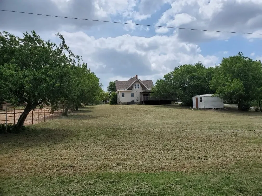 Single Family Residence For Sale in Throckmorton County , 301 N Pettit, Throckmorton, Texas 76483, 4 Bedroom, 2 Bathroom, Garage spaces, 1,888 Sqft, built in 1900, Price $75,000, mls#21342774, Real Estate Agent in Throckmorton, Homes For Sale in Throckmorton county, Homes For Sale in Throckmorton, Realtor in Throckmorton Texas, Real Estate Brokerage Independent Realty Texas, Luminita Cordes Realtor