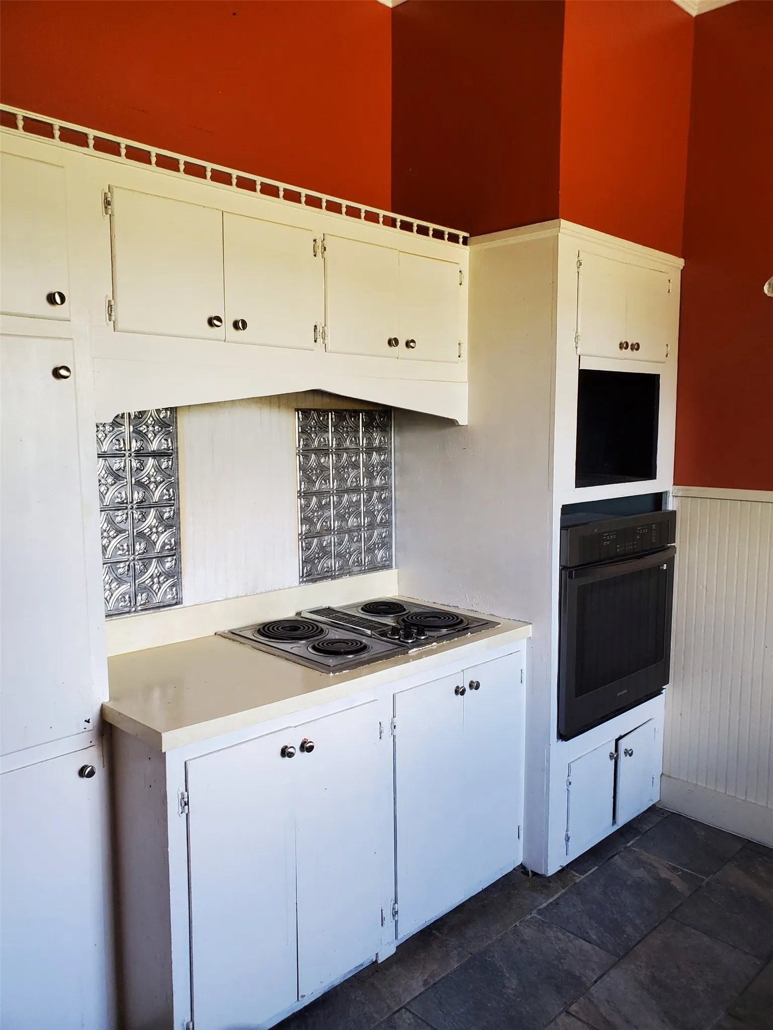 Single Family Residence For Sale in Throckmorton County , 301 N Pettit, Throckmorton, Texas 76483, 4 Bedroom, 2 Bathroom, Garage spaces, 1,888 Sqft, built in 1900, Price $75,000, mls#21342774, Real Estate Agent in Throckmorton, Homes For Sale in Throckmorton county, Homes For Sale in Throckmorton, Realtor in Throckmorton Texas, Real Estate Brokerage Independent Realty Texas, Luminita Cordes Realtor