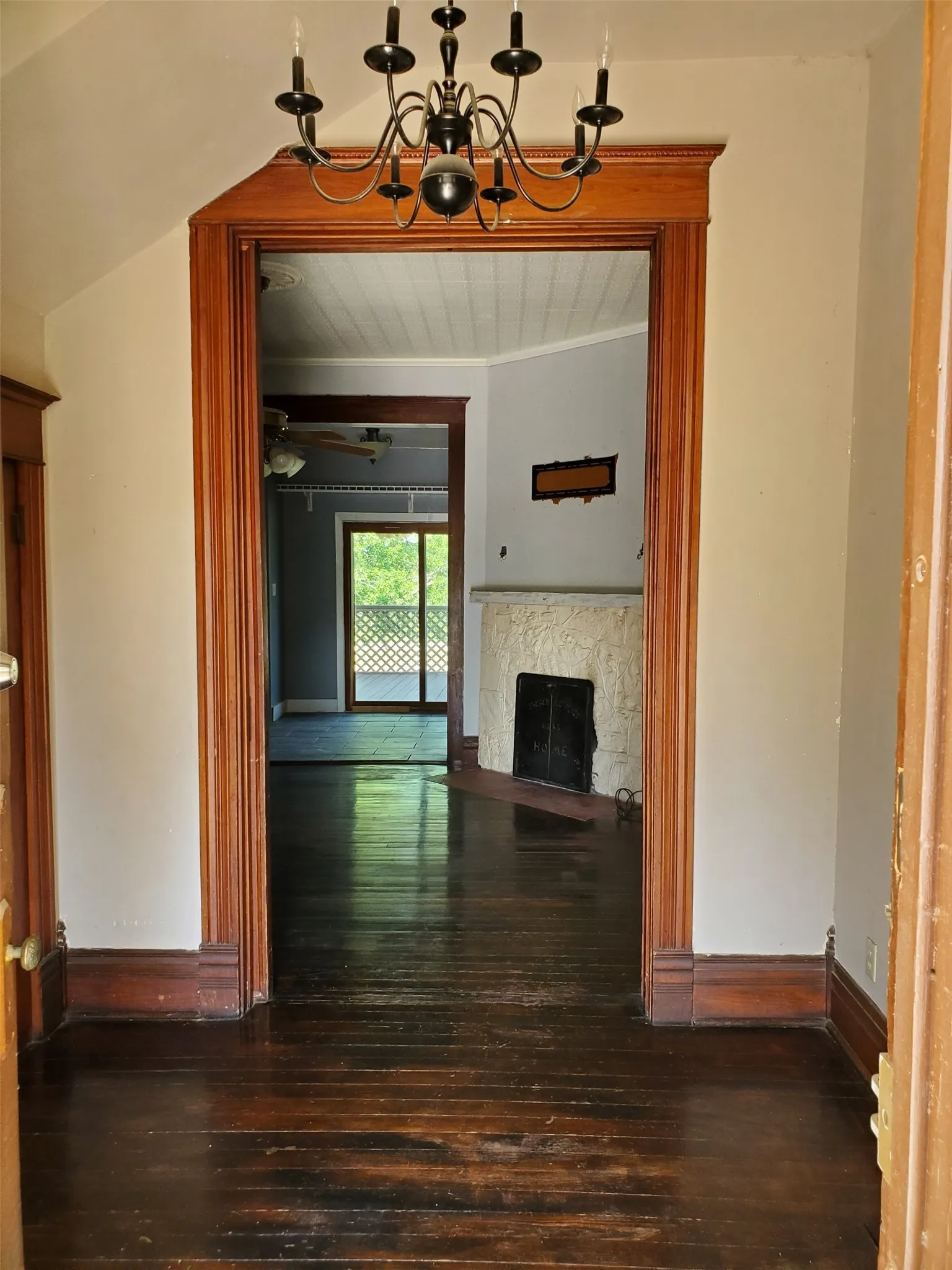 Single Family Residence For Sale in Throckmorton County , 301 N Pettit, Throckmorton, Texas 76483, 4 Bedroom, 2 Bathroom, Garage spaces, 1,888 Sqft, built in 1900, Price $75,000, mls#21342774, Real Estate Agent in Throckmorton, Homes For Sale in Throckmorton county, Homes For Sale in Throckmorton, Realtor in Throckmorton Texas, Real Estate Brokerage Independent Realty Texas, Luminita Cordes Realtor