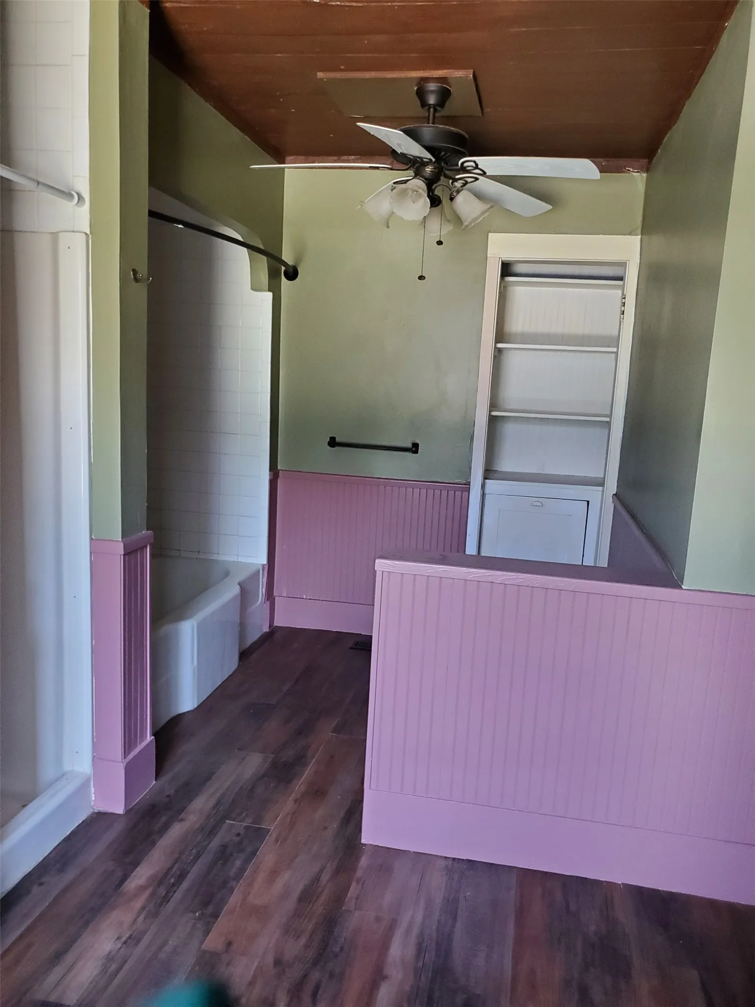 Single Family Residence For Sale in Throckmorton County , 301 N Pettit, Throckmorton, Texas 76483, 4 Bedroom, 2 Bathroom, Garage spaces, 1,888 Sqft, built in 1900, Price $75,000, mls#21342774, Real Estate Agent in Throckmorton, Homes For Sale in Throckmorton county, Homes For Sale in Throckmorton, Realtor in Throckmorton Texas, Real Estate Brokerage Independent Realty Texas, Luminita Cordes Realtor