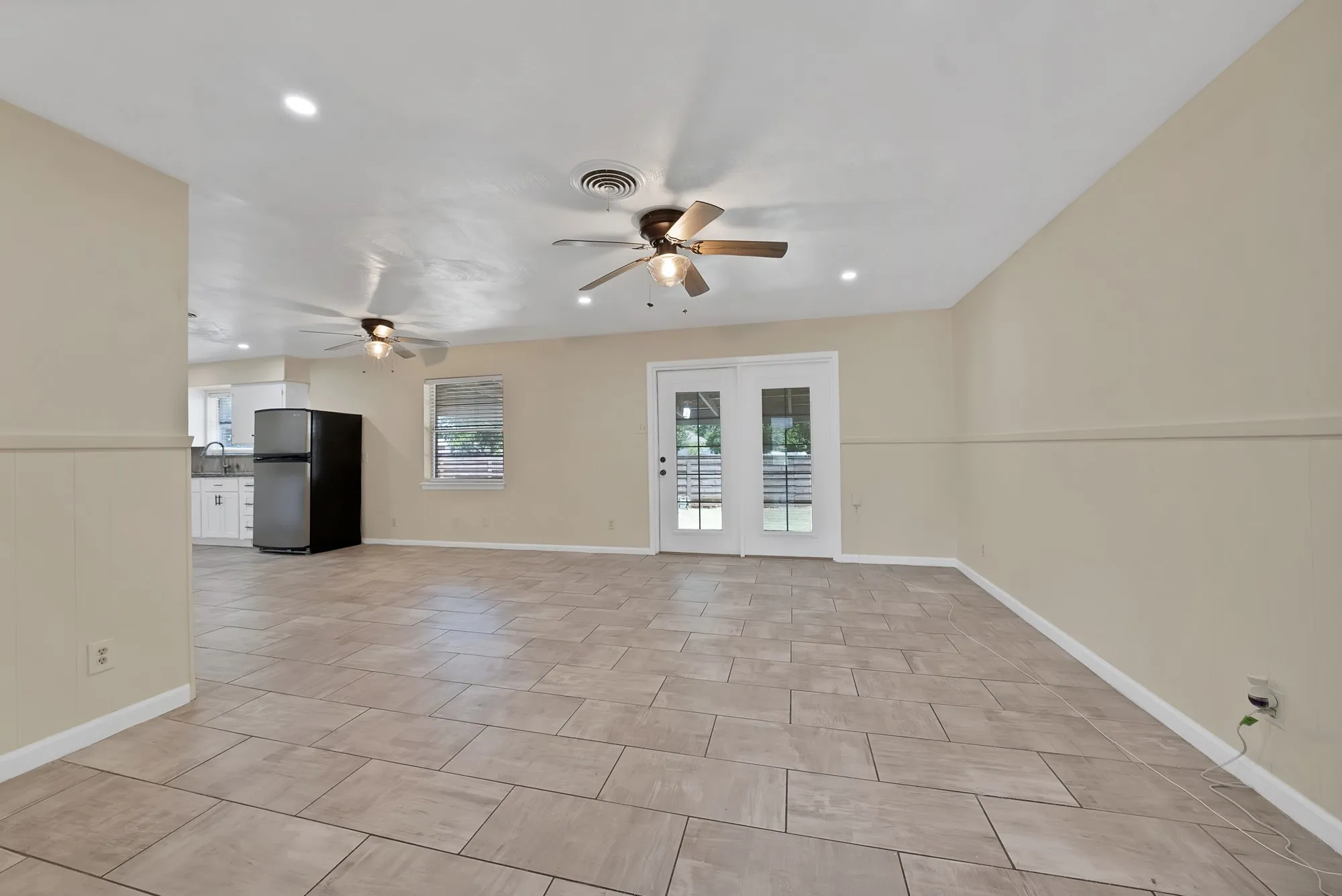 Single Family Residence For Sale in Dallas County , 8533 Blossom Lane, Dallas, Texas 75227, 4 Bedroom, 2 Bathroom, 2 Garage spaces, 1,460 Sqft, built in 1962, mls#21342821, Real Estate Agent in Dallas, Homes For Sale in Dallas county, Homes For Sale in Dallas, Realtor in Dallas Texas, Real Estate Brokerage Independent Realty Texas, Luminita Cordes Realtor