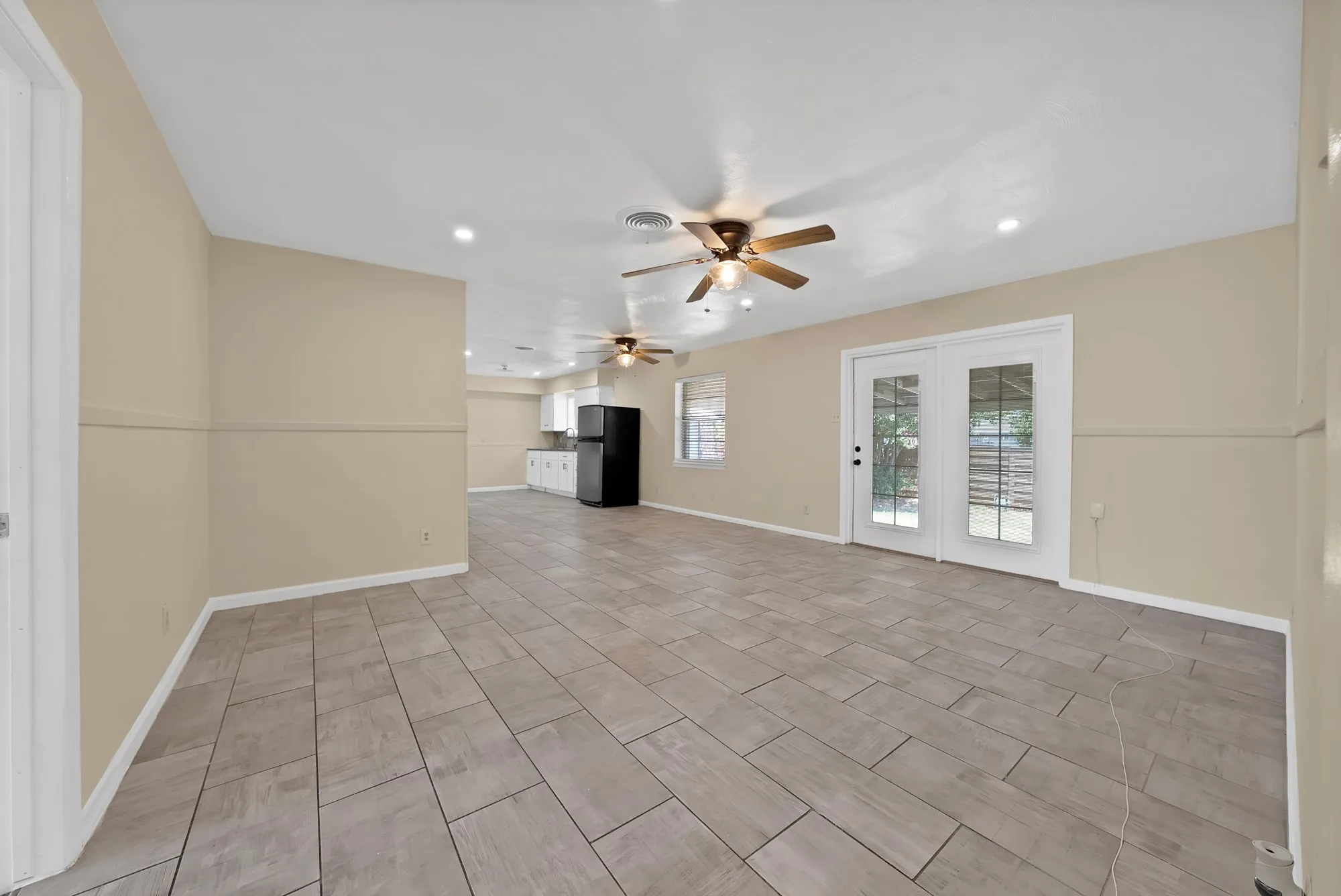 Single Family Residence For Sale in Dallas County , 8533 Blossom Lane, Dallas, Texas 75227, 4 Bedroom, 2 Bathroom, 2 Garage spaces, 1,460 Sqft, built in 1962, mls#21342821, Real Estate Agent in Dallas, Homes For Sale in Dallas county, Homes For Sale in Dallas, Realtor in Dallas Texas, Real Estate Brokerage Independent Realty Texas, Luminita Cordes Realtor